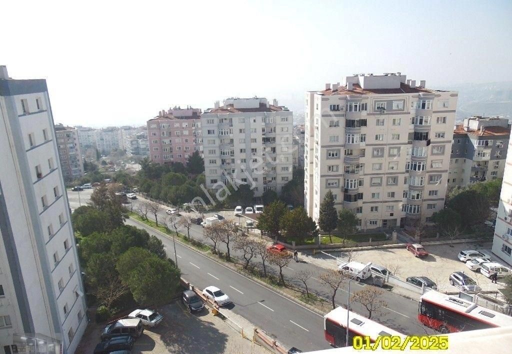 Bornova Evka 4 Kiralık Daire Erdemay Emlaktan Evka4 Kiralık Full Manazaralı Tadilatlı