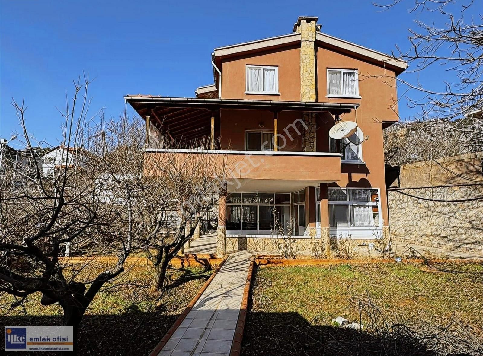 Toroslar Bekiralanı Satılık Villa İlke'den Bekiralanında 852 M2 Arsa Üzerinde Satılık Yayla Evi