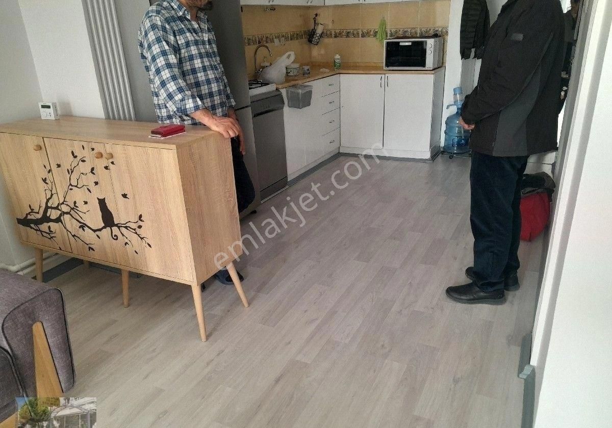 Karşıyaka Bostanlı Kiralık Daire Bostanlı Merkezde Sahile Full Eşyalı