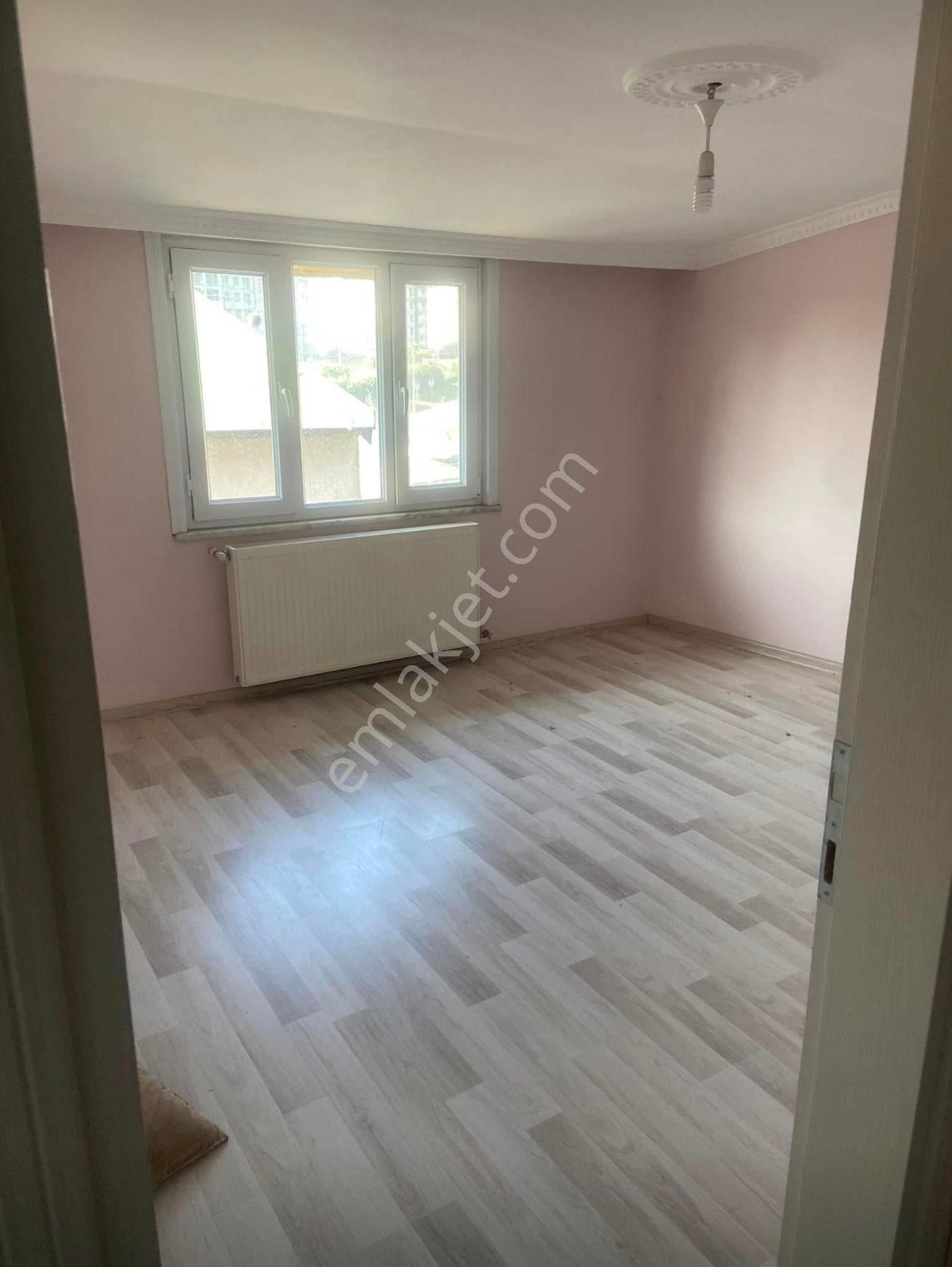 Sultangazi Sultançiftliği Kiralık Daire Zafer Yapı Gayrimenkulden Kiralık Çatıkatı 2+1 90m2 İstanbul Sultangazi Sultançiftliği Mahde