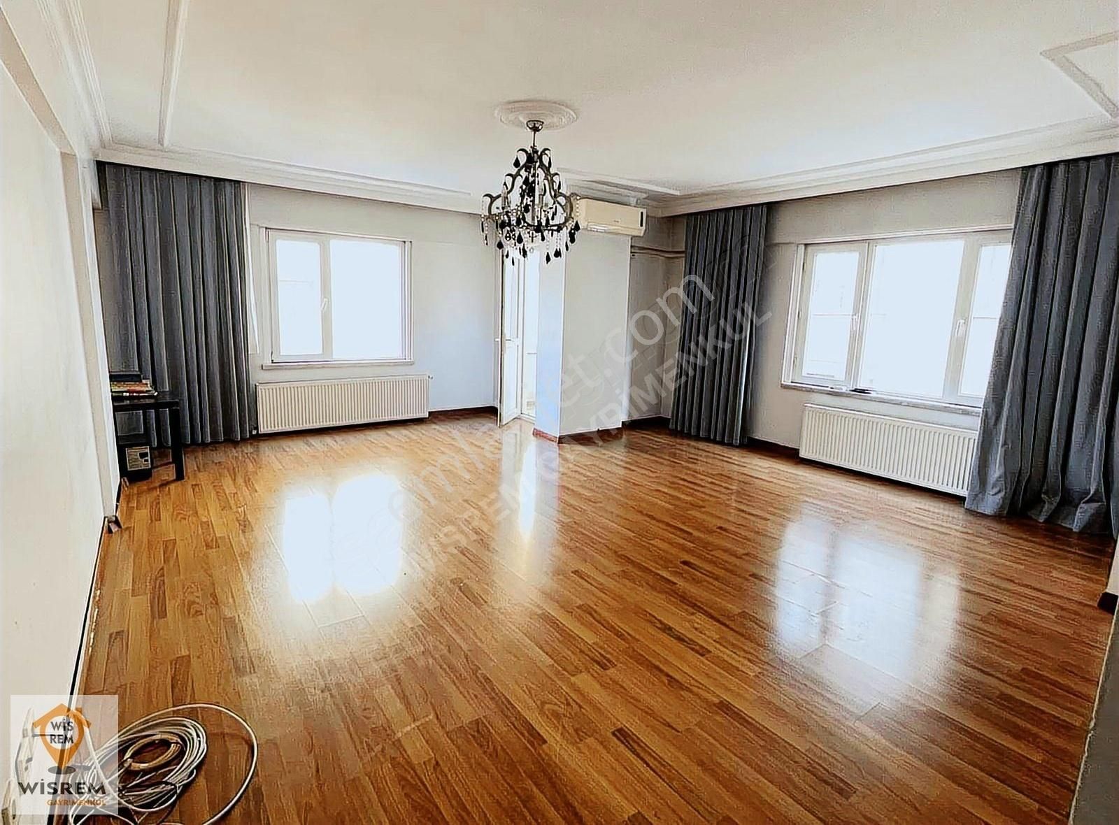 Ümraniye Atatürk Kiralık Daire Atatürk Mahallesinde Metroya 8 Dk Uzaklıkta Site İçi 3+1 Kiralık