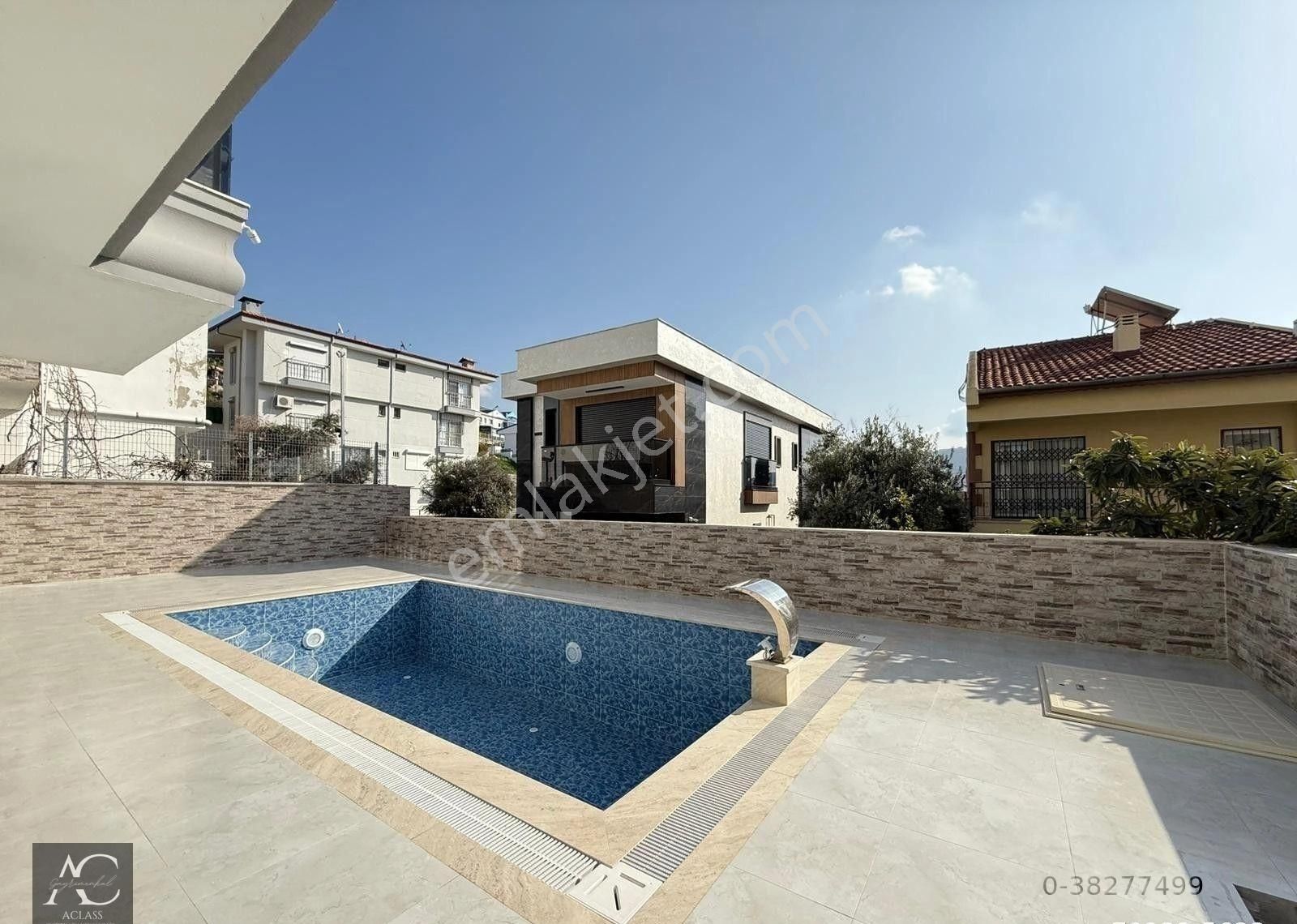 Sahıle 700 M -manzara-özel Havuz/otopark-bahçe-kombi-yeni-382 M2-9+2-lüx-tamamı Müstakil - Görsel 30