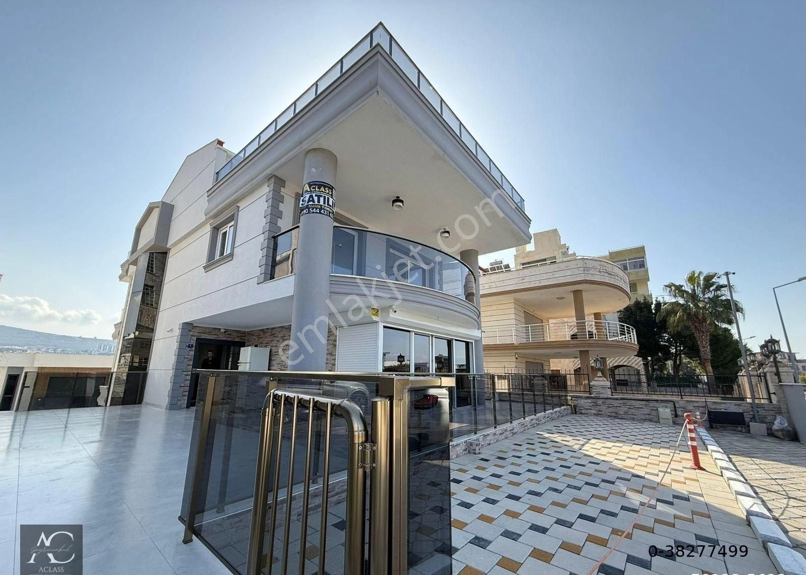 Sahıle 700 M -manzara-özel Havuz/otopark-bahçe-kombi-yeni-382 M2-9+2-lüx-tamamı Müstakil - Görsel 3