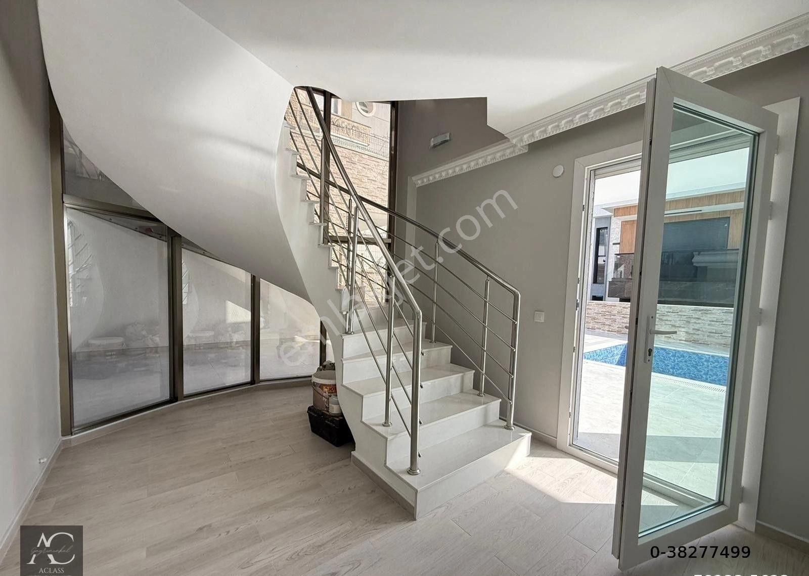 Sahıle 700 M -manzara-özel Havuz/otopark-bahçe-kombi-yeni-382 M2-9+2-lüx-tamamı Müstakil - Görsel 11