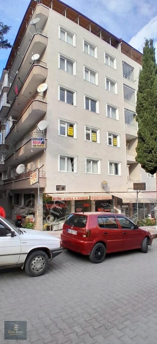 Atakum Cumhuriyet Kiralık Daire Civan Emlaktan Tramvaya Yakın Lozan Caddesinde 3+1 Kiralık Daire