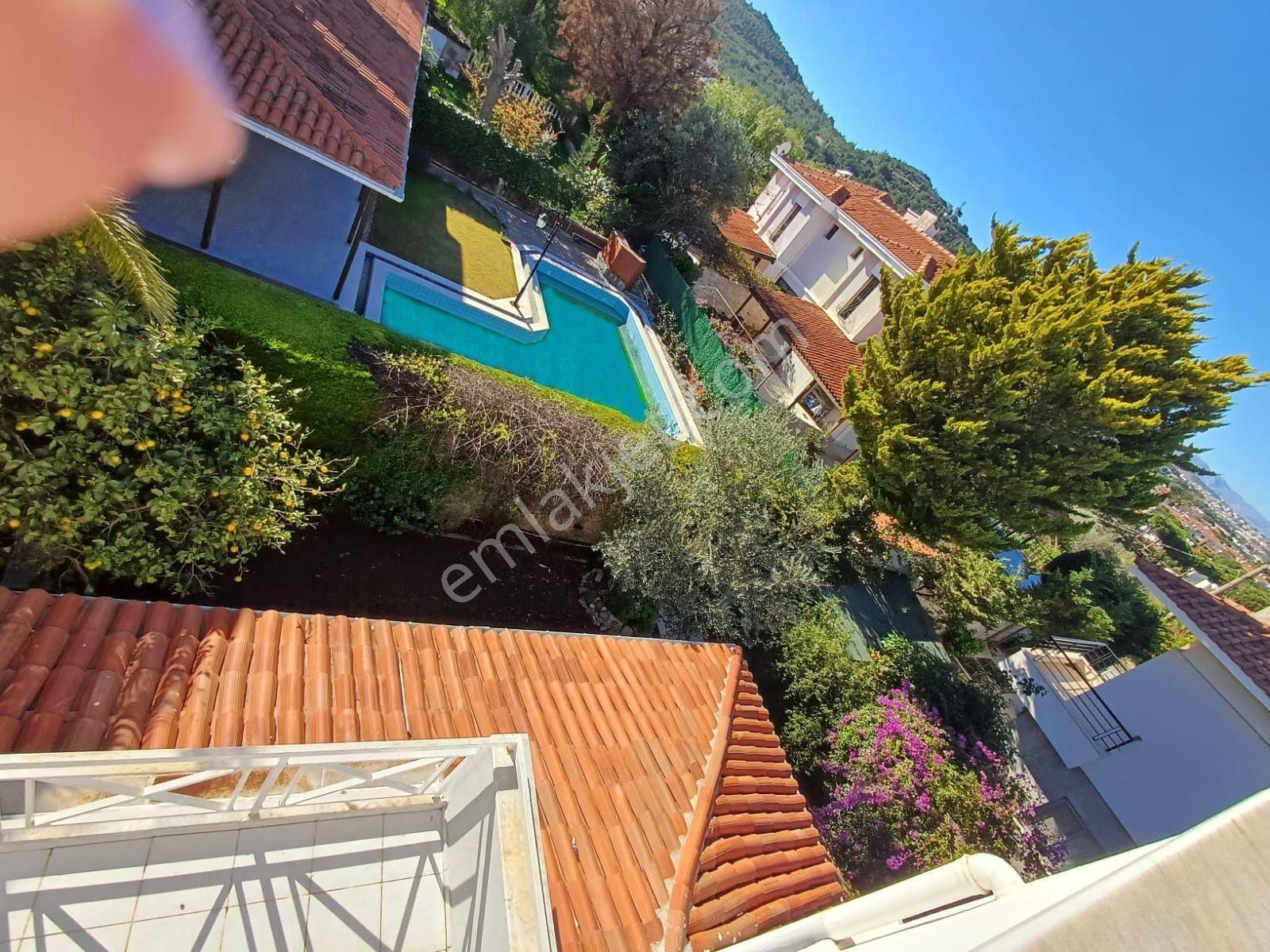 Boyalık Altınyunus Büyük Bahçeli Müstakil Havuzlu 4 Oda 3 Banyo - Görsel 32