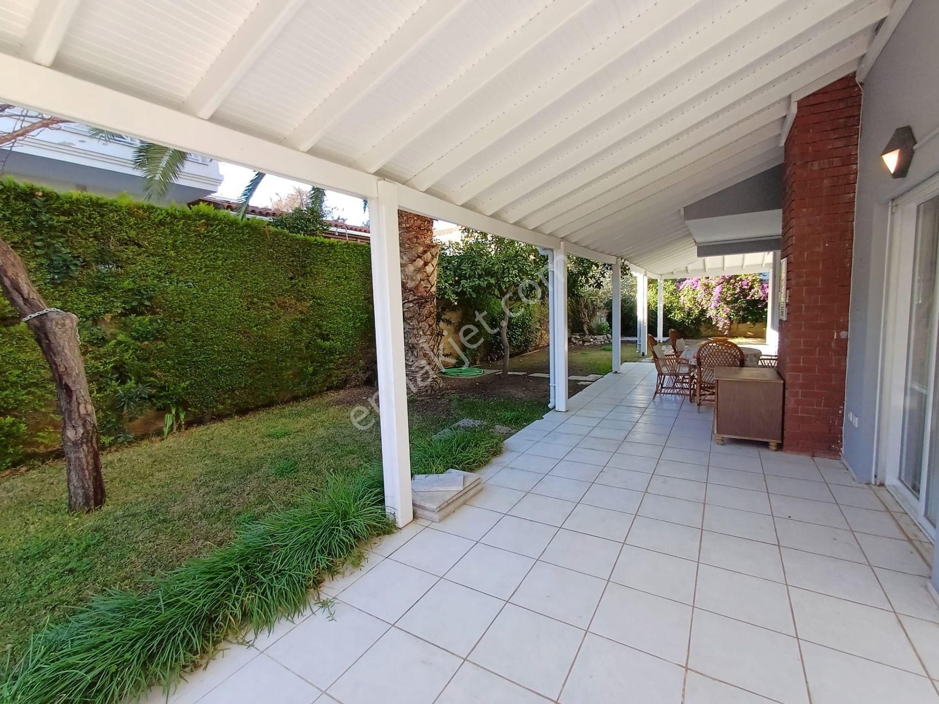 Boyalık Altınyunus Büyük Bahçeli Müstakil Havuzlu 4 Oda 3 Banyo - Görsel 8