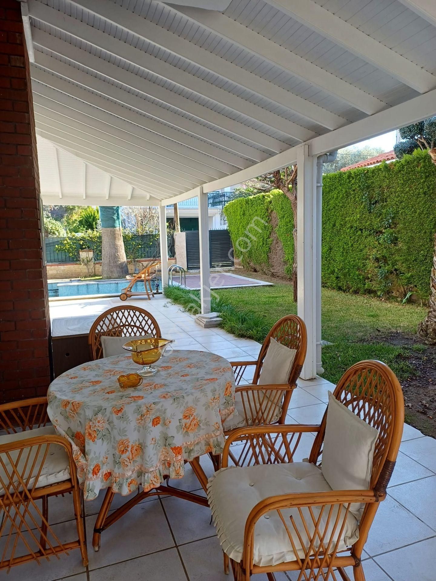 Boyalık Altınyunus Büyük Bahçeli Müstakil Havuzlu 4 Oda 3 Banyo - Görsel 10