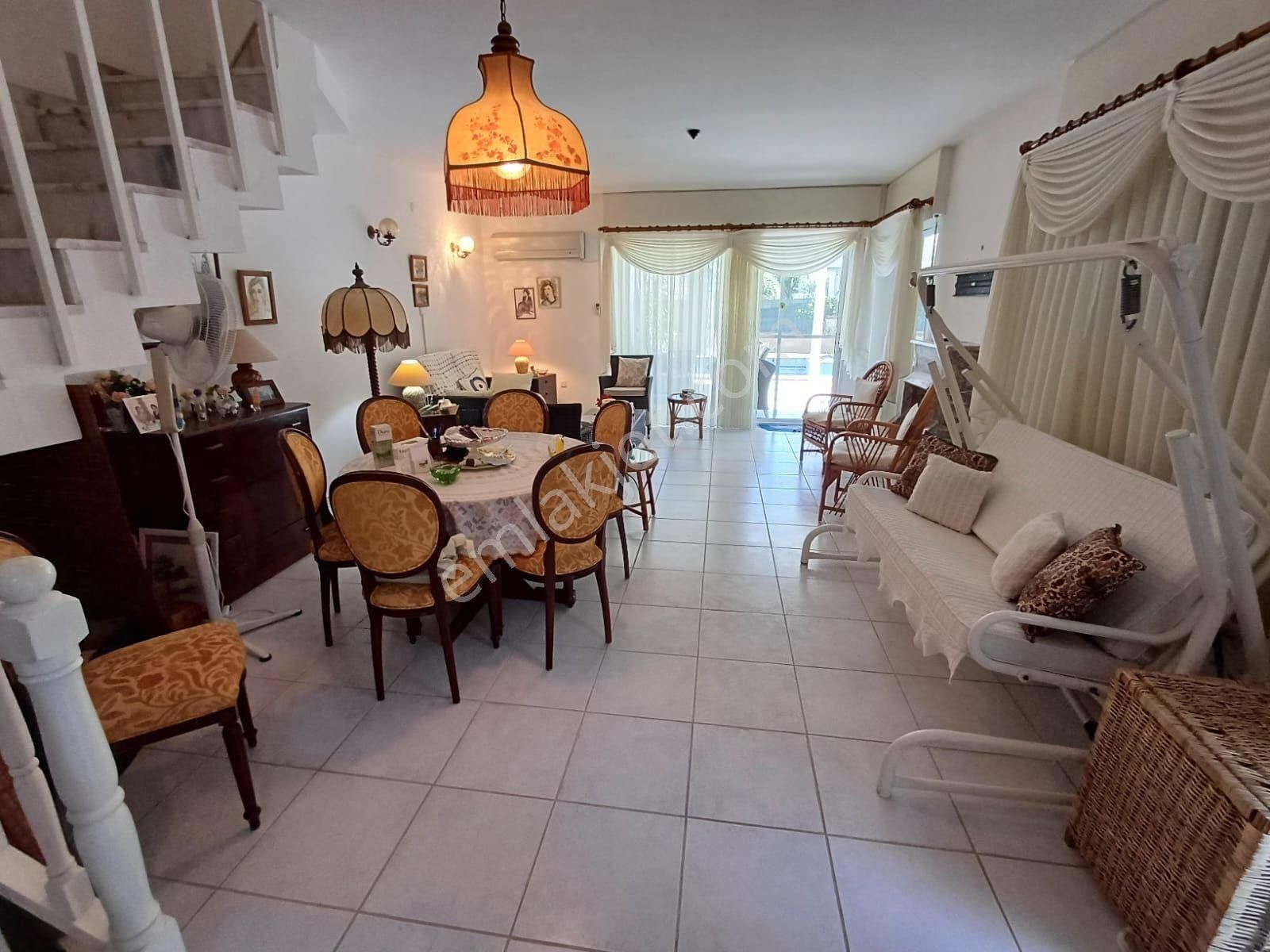 Boyalık Altınyunus Büyük Bahçeli Müstakil Havuzlu 4 Oda 3 Banyo - Görsel 15