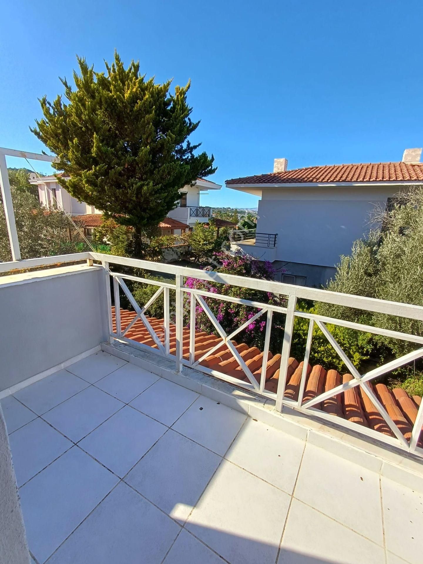 Boyalık Altınyunus Büyük Bahçeli Müstakil Havuzlu 4 Oda 3 Banyo - Görsel 27