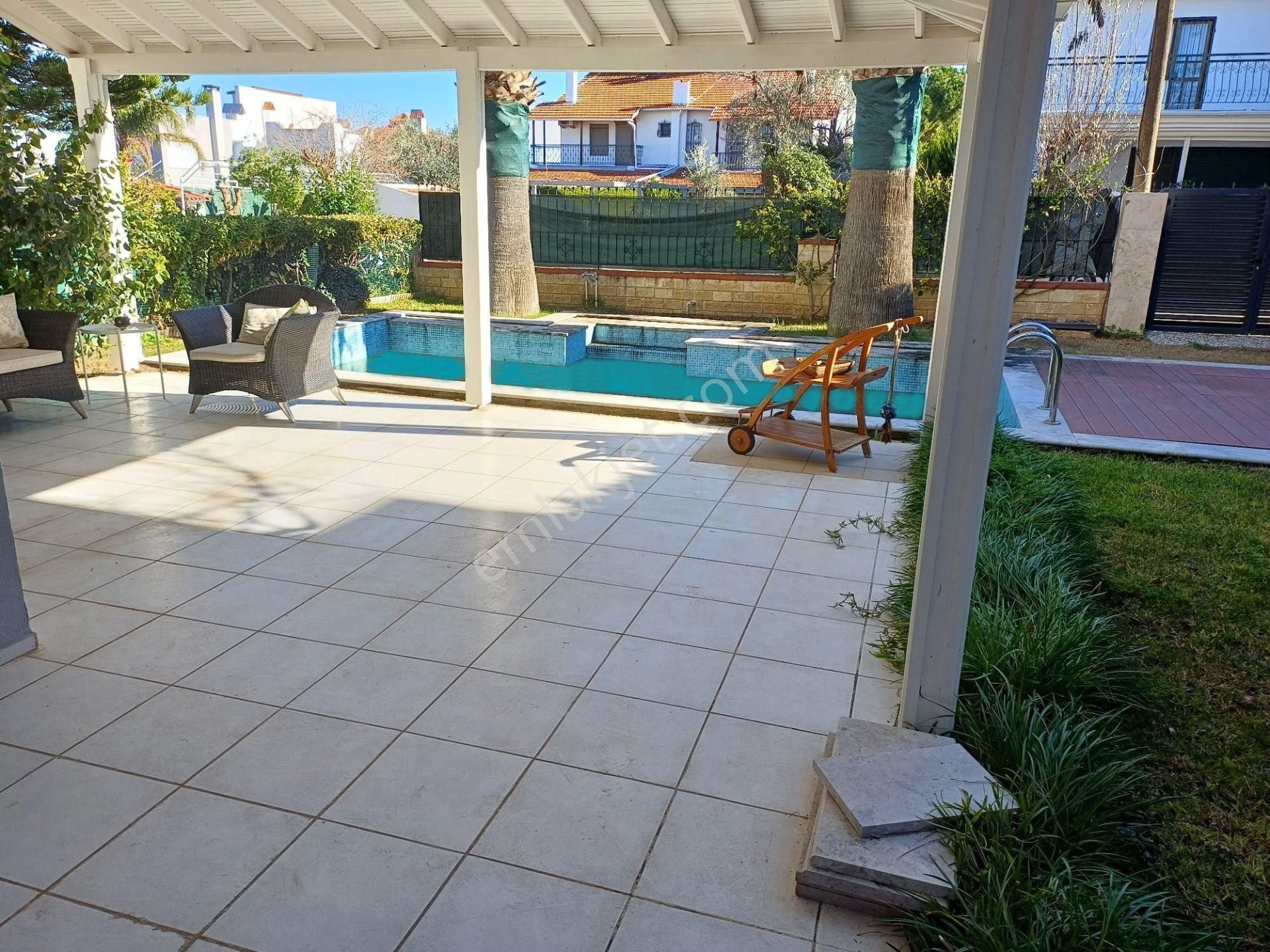 Boyalık Altınyunus Büyük Bahçeli Müstakil Havuzlu 4 Oda 3 Banyo - Görsel 4