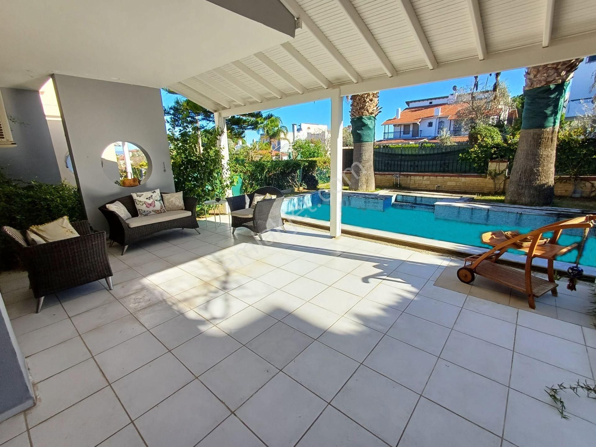 Boyalık Altınyunus Büyük Bahçeli Müstakil Havuzlu 4 Oda 3 Banyo - Görsel 5