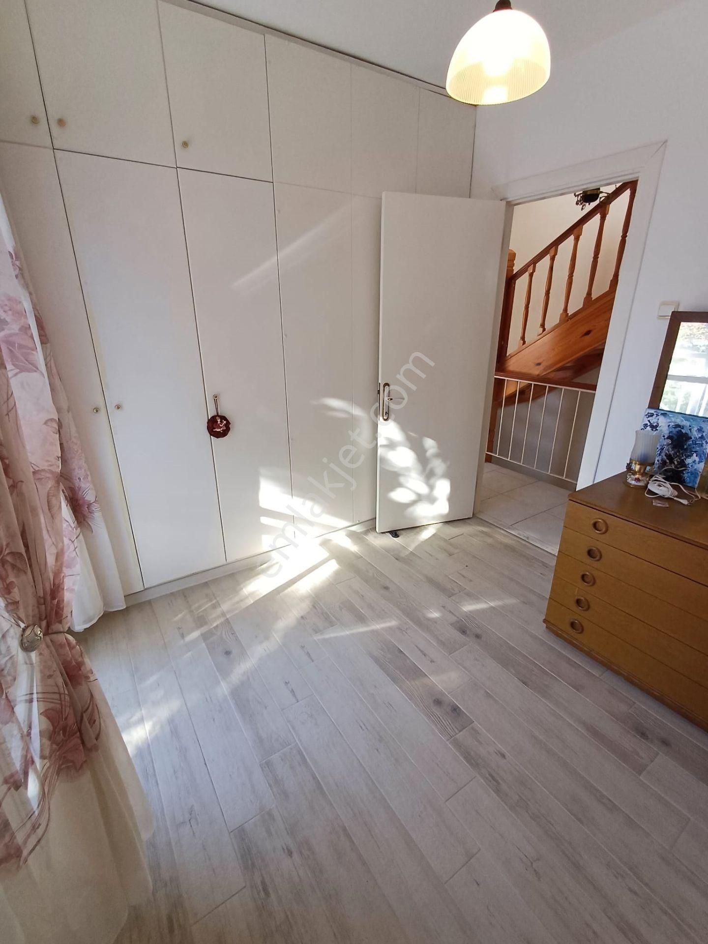 Boyalık Altınyunus Büyük Bahçeli Müstakil Havuzlu 4 Oda 3 Banyo - Görsel 22