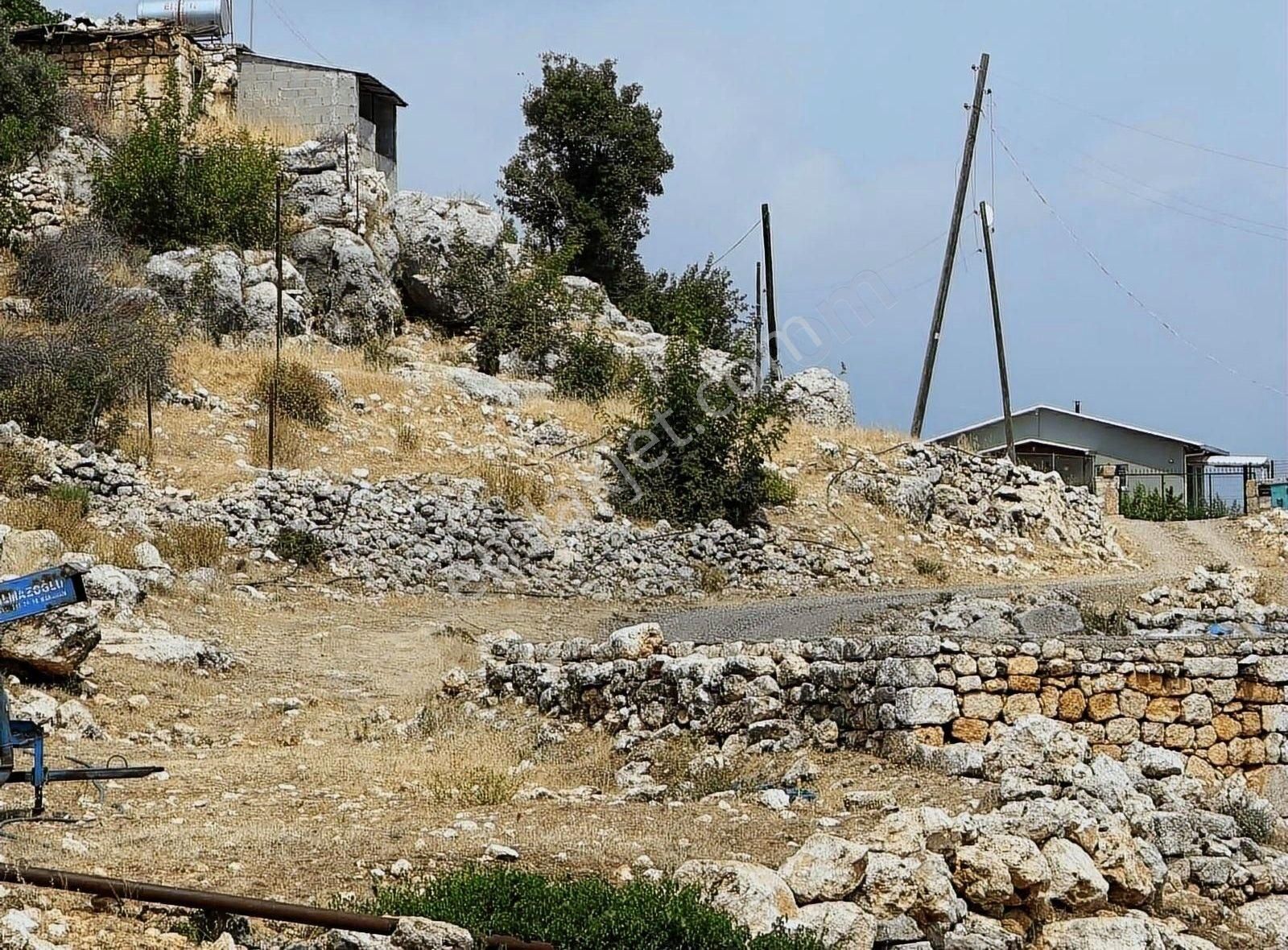 Silifke Çaltıbozkır Satılık Konut İmarlı 480 M2 Arsa Yol Su Elektrik Var