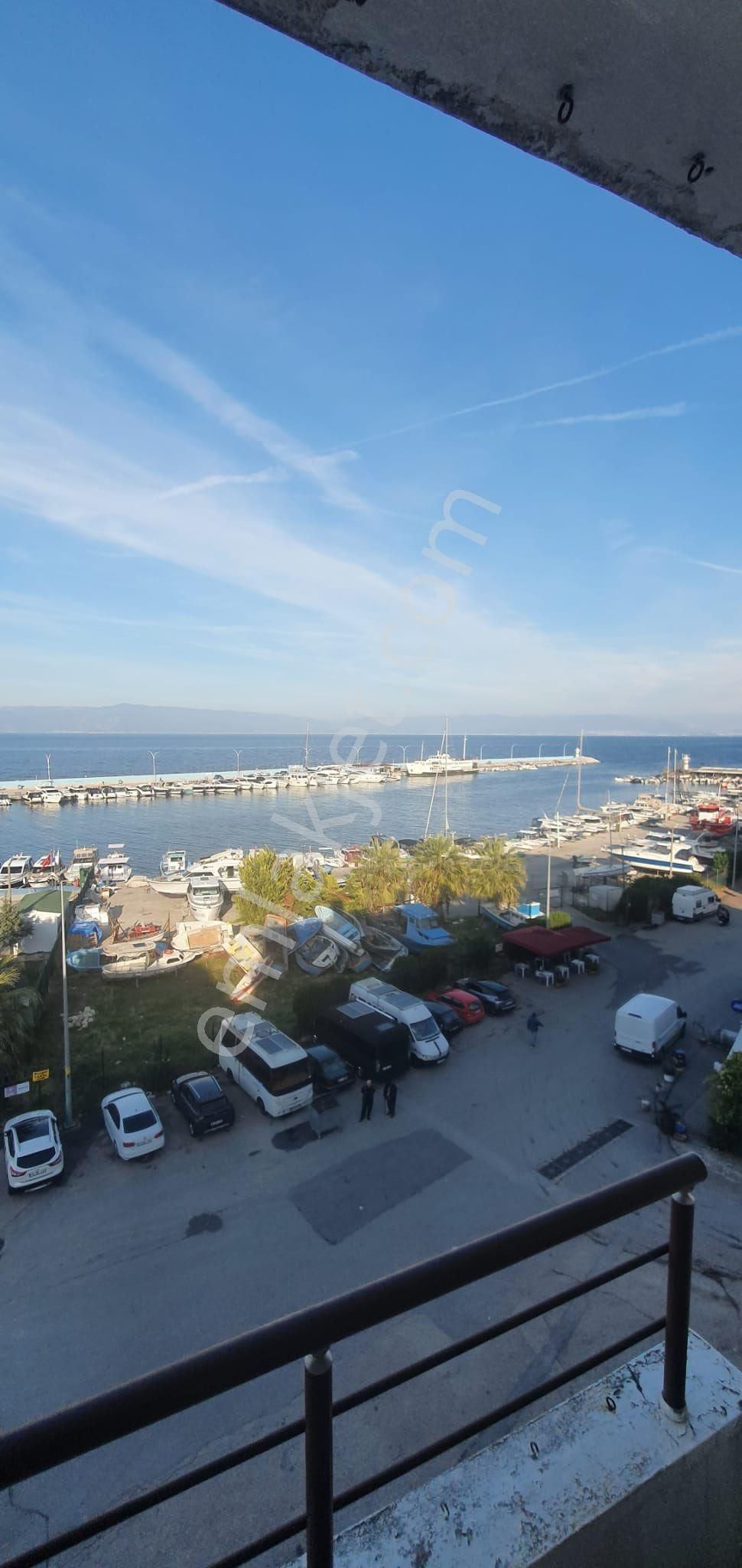 Mudanya Güzelyalı Burgaz Satılık Daire Canyapıdan Burgaz Marinada Denize Sıfır 3+1 Satılık Daire