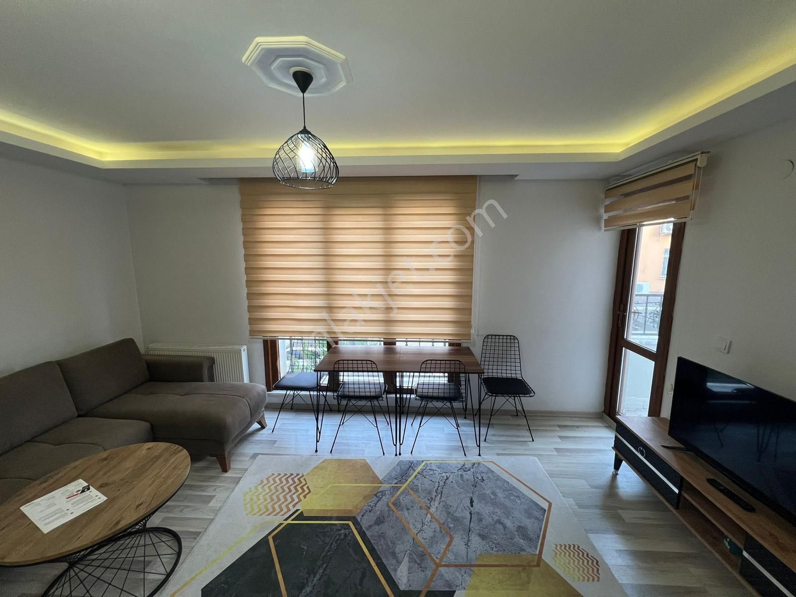 Ataşehir Kayışdağı Satılık Daire Kayışdağı Merkezde 2+1 2.kat 80m2 Çift Balkonlu Asansörlü Eşyalı