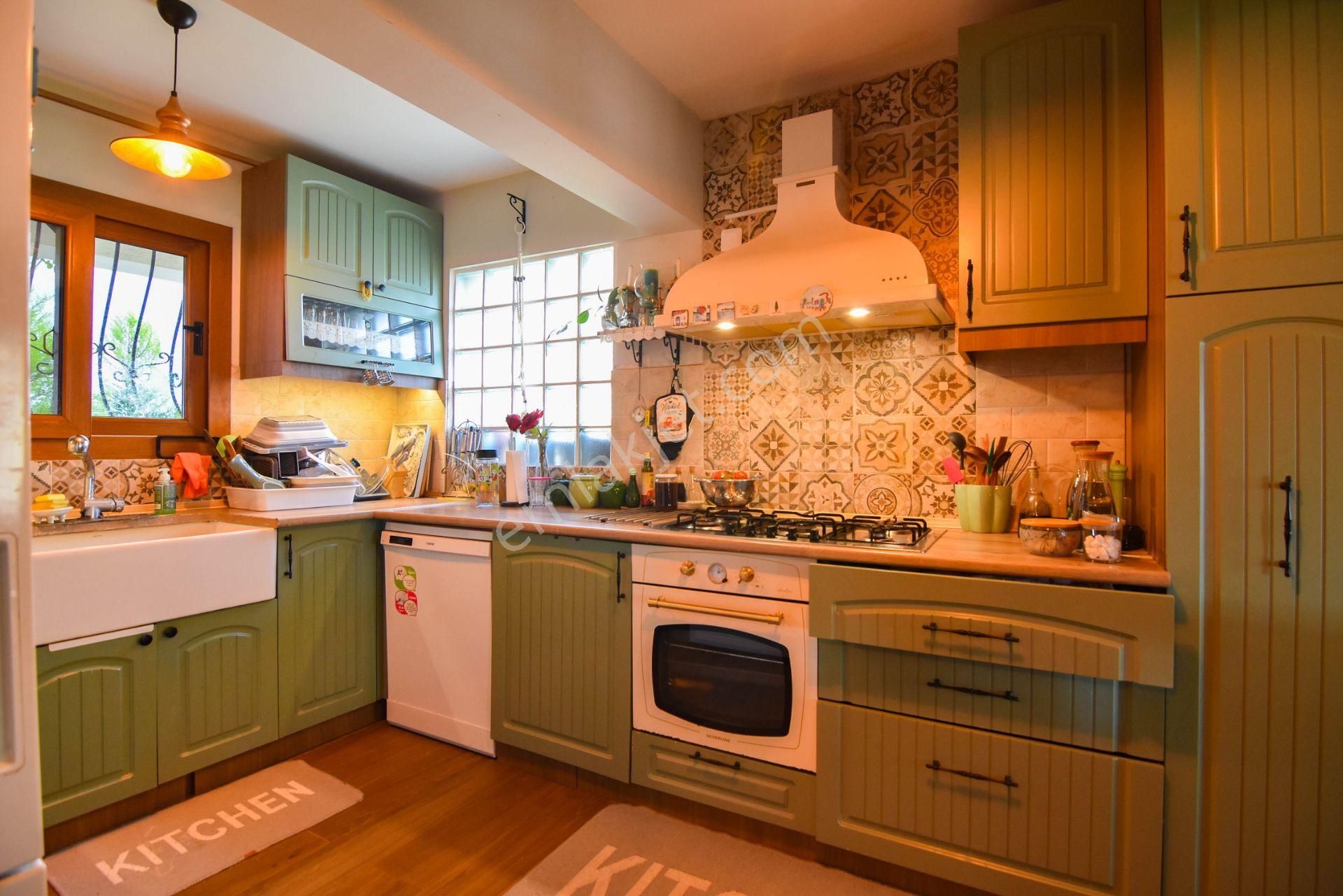 Kuşadası Kadınlar Denizi'nde Satılık Deniz Manzaralı Villa - Görsel 24