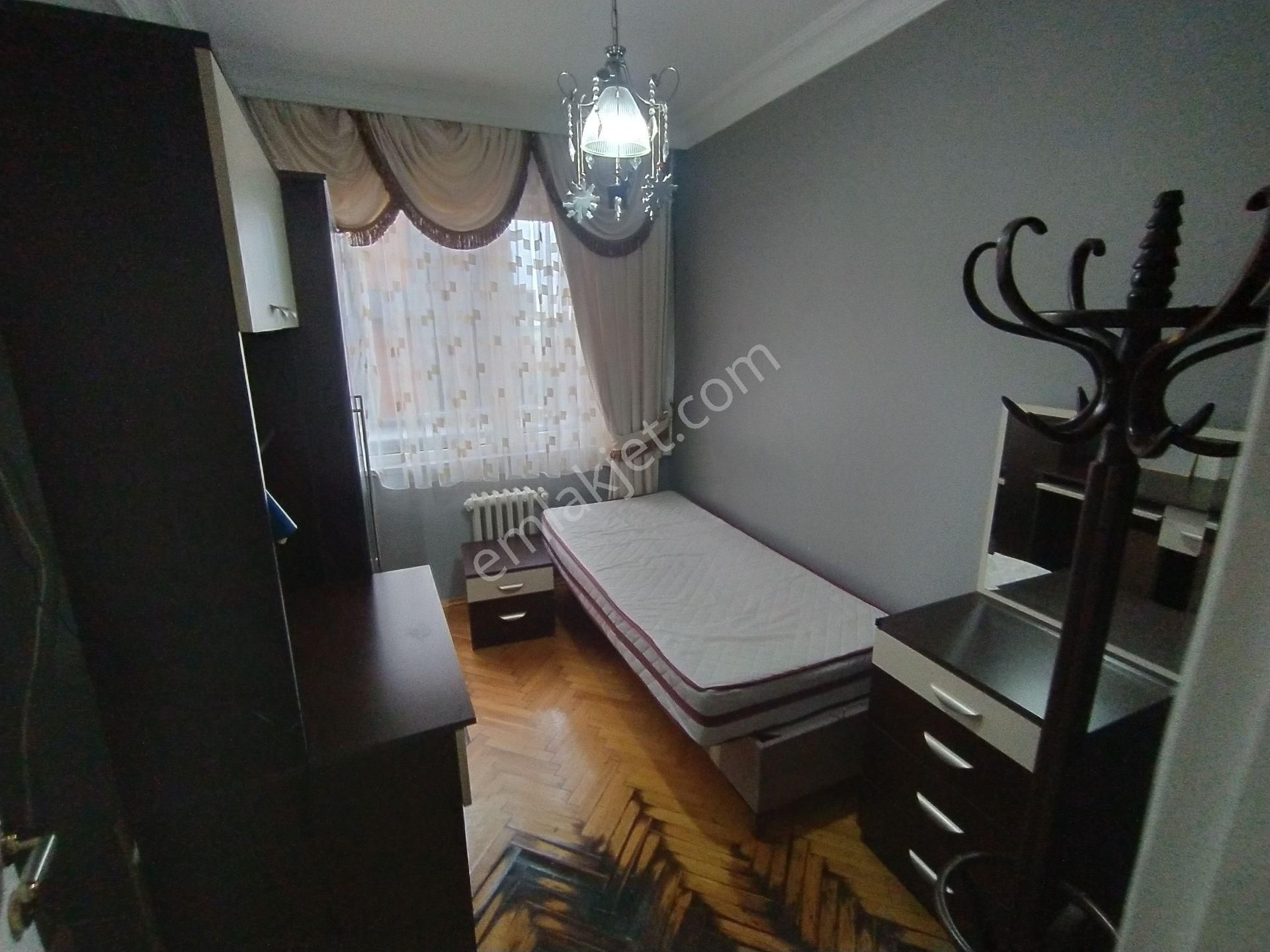 Avcılar Denizköşkler Kiralık Daire Köşk Emlaktan Kiralık Full Eşyalı Cadde Üzeri Deniz Manzaralı Daire