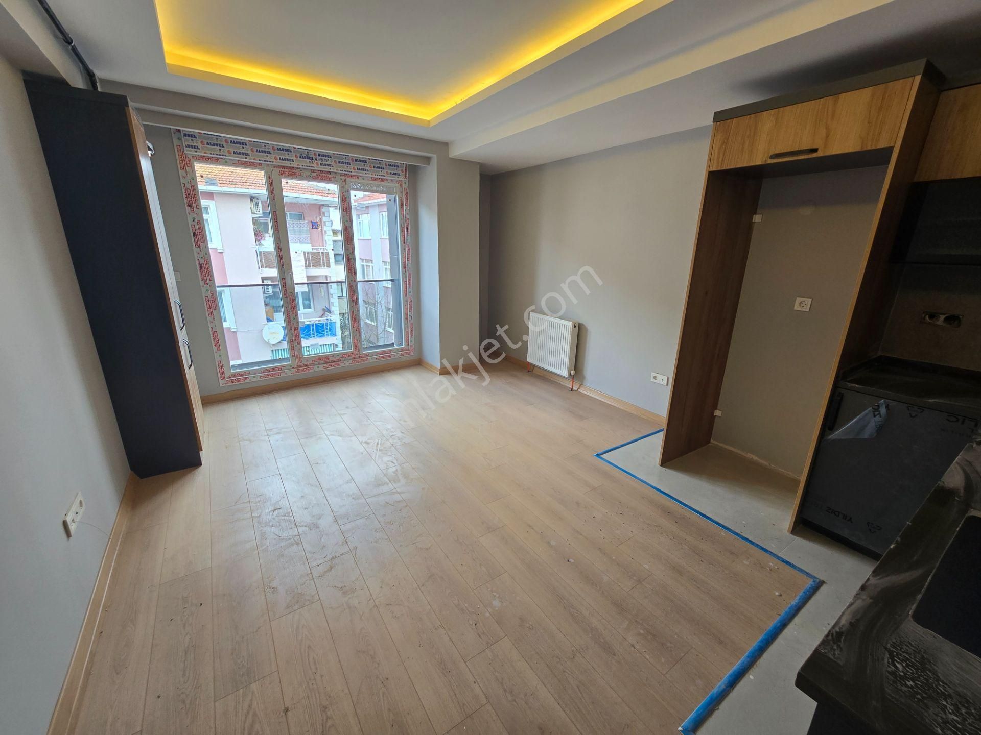 Üsküdar Valide-i Atik Kiralık Daire Deluxe 26 'dan Sıfır Binada Asansörlü Ara Kat 1+1 60 M2 Daireler