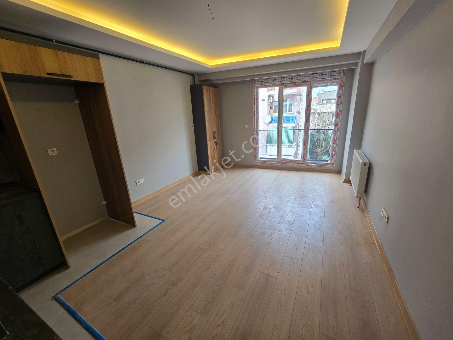 Üsküdar Valide-i Atik Kiralık Daire Deluxe 26 'dan Sıfır Binada Asansörlü Ara Kat 1+1 60 M2 Daireler