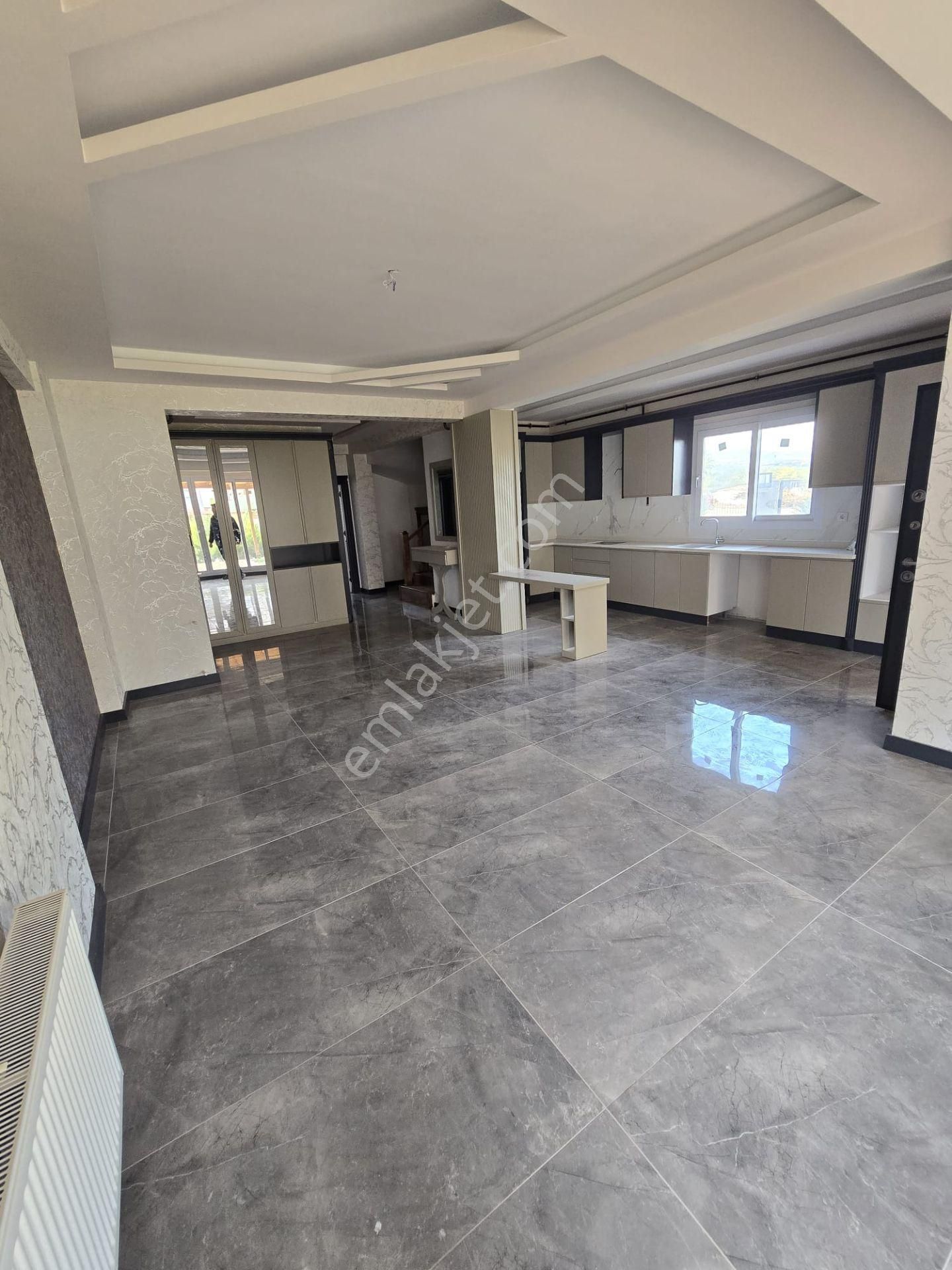 Mezitli Kuyuluk Satılık Daire Mezitli Kuyuluk'da Ultra Lüx 5+1 Dublex Daire 25m2 Özel Alan