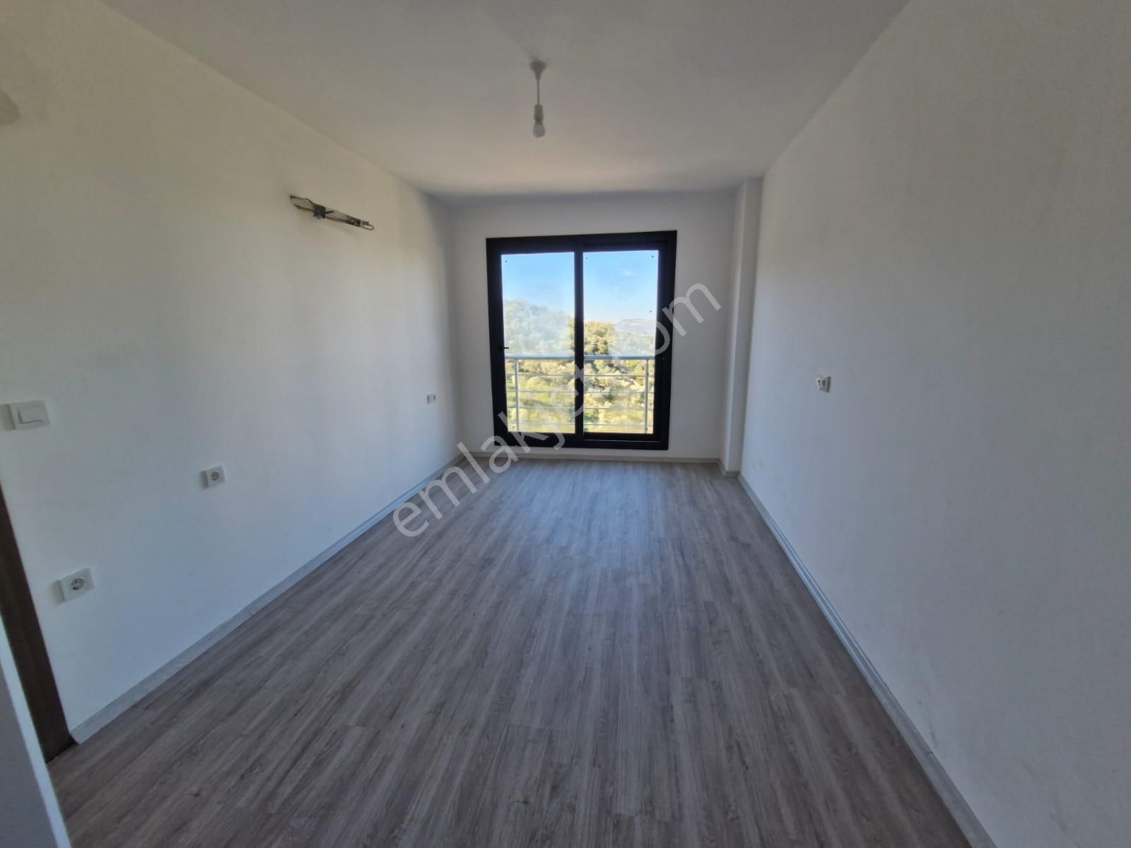 Elvan Özçelik'den Dörttepe'de Boğaz Manzaralı Satılık Villa - Görsel 4