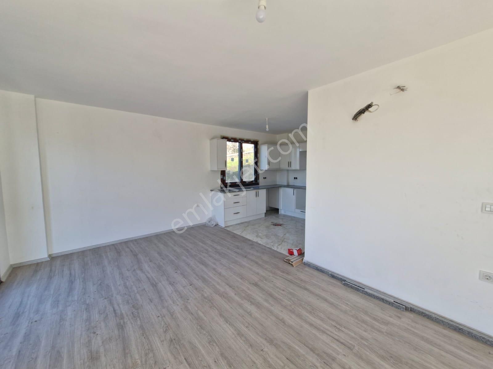 Elvan Özçelik'den Dörttepe'de Boğaz Manzaralı Satılık Villa - Görsel 11