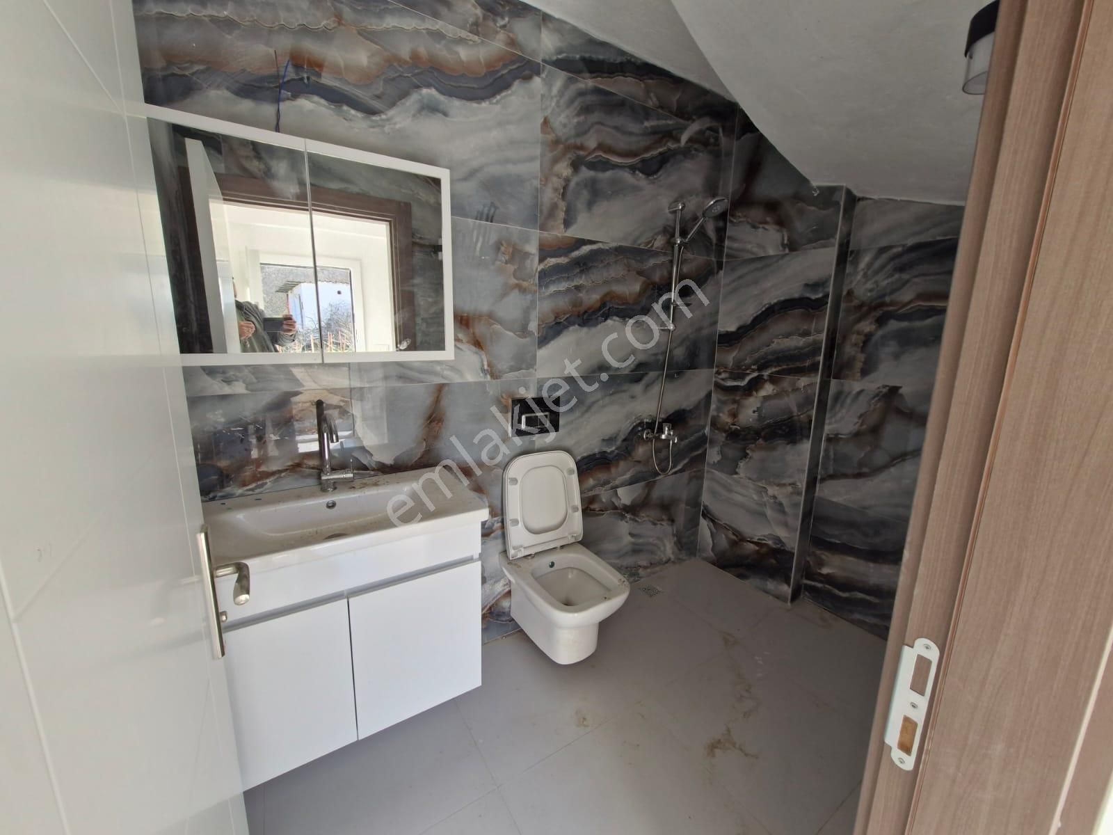 Elvan Özçelik'den Dörttepe'de Boğaz Manzaralı Satılık Villa - Görsel 15