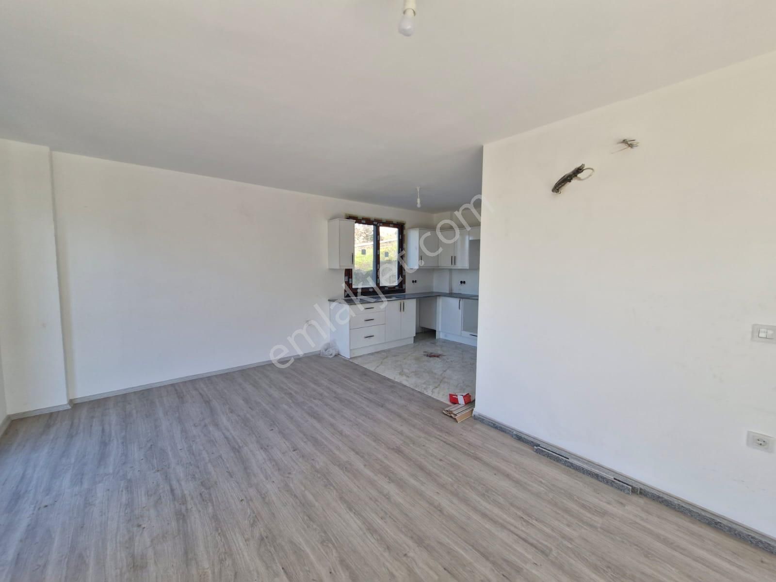 Elvan Özçelik'den Dörttepe'de Boğaz Manzaralı Satılık Villa - Görsel 9