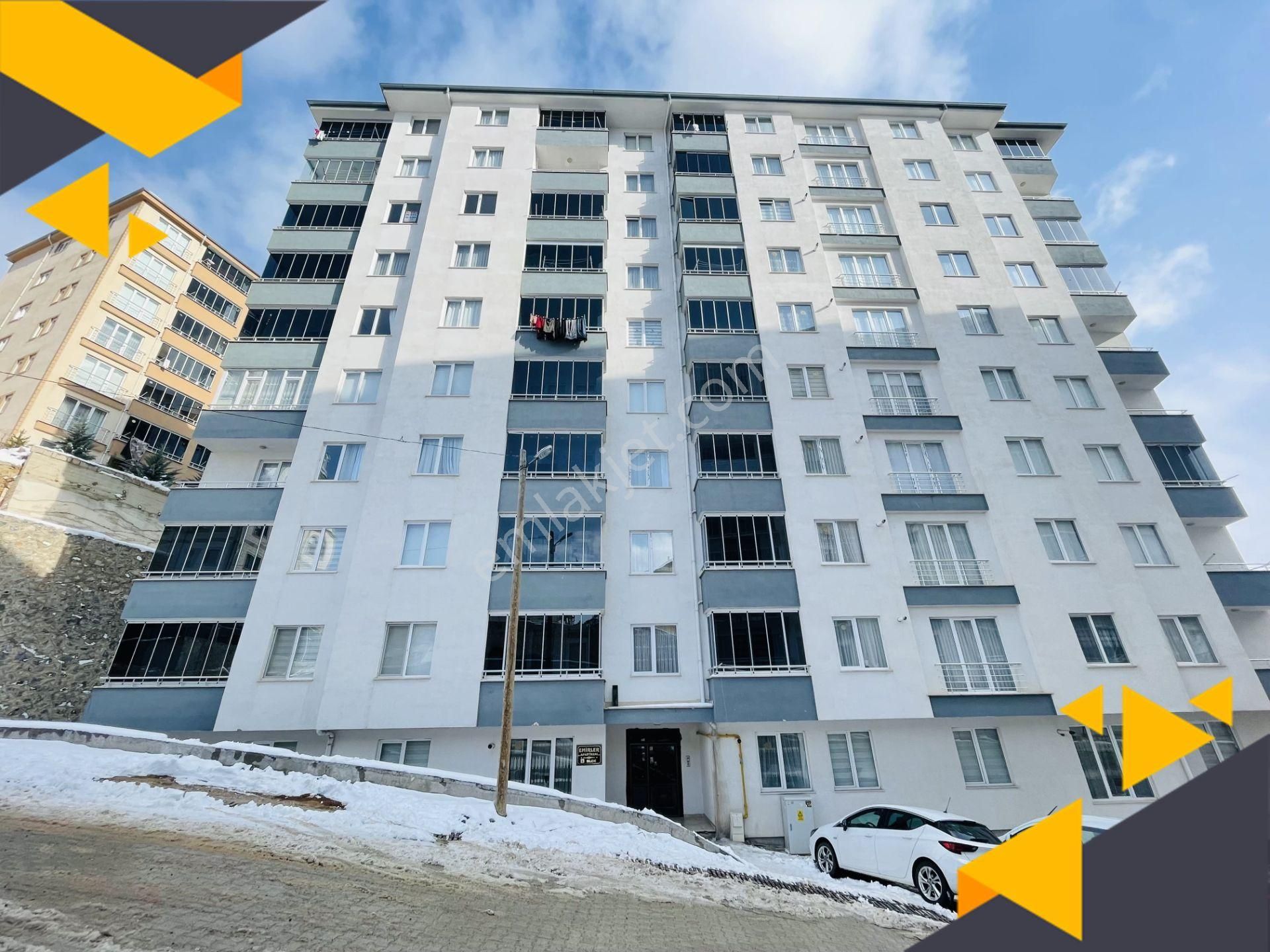 Gümüşhane Merkez Yeni Kiralık Daire Yeni Mahalle Emirler Apartmanında Kiralık Ara Kat 3+1 Daire