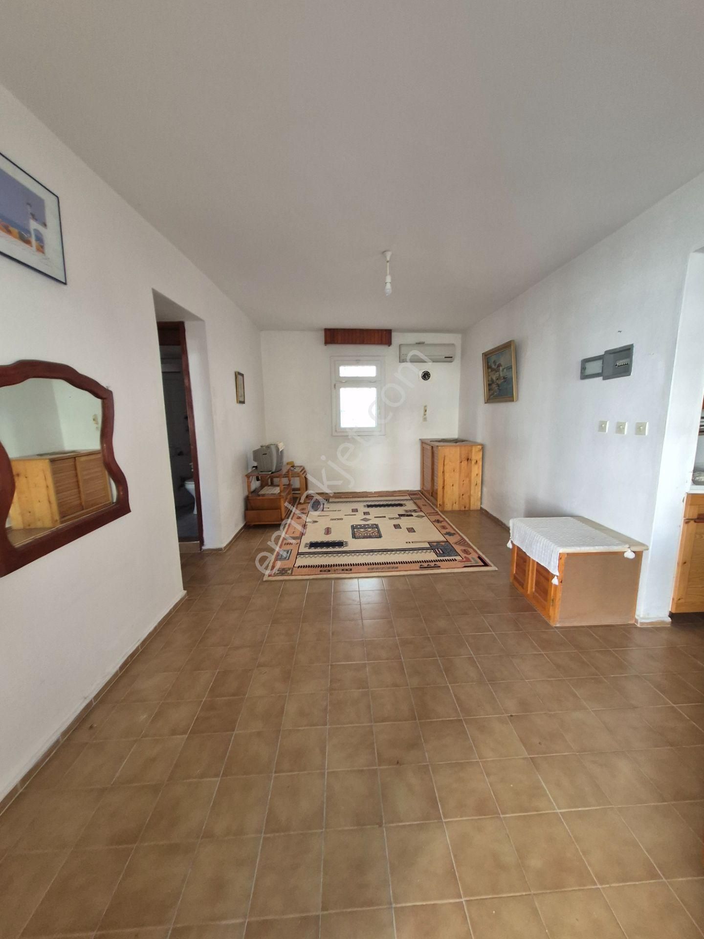 Turgutreis Merkezde Satılık 1+1 Bahçe Katı Daire - Görsel 6