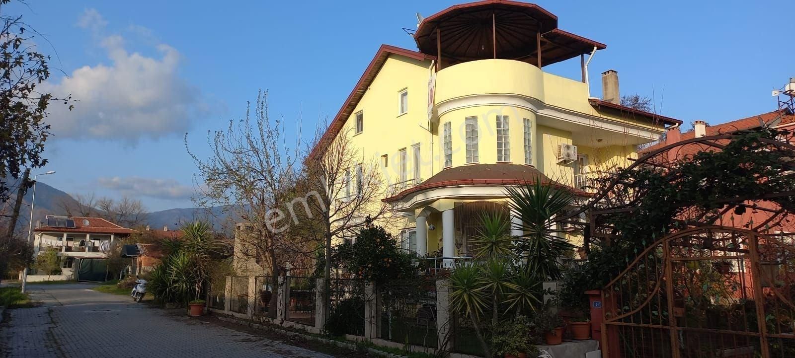 Muğla Köyceğiz Satılık Villa Fatoş Emlak'tan Muğla Köyceğiz Gülpınar Mah 4+1 Müstakıl Villa