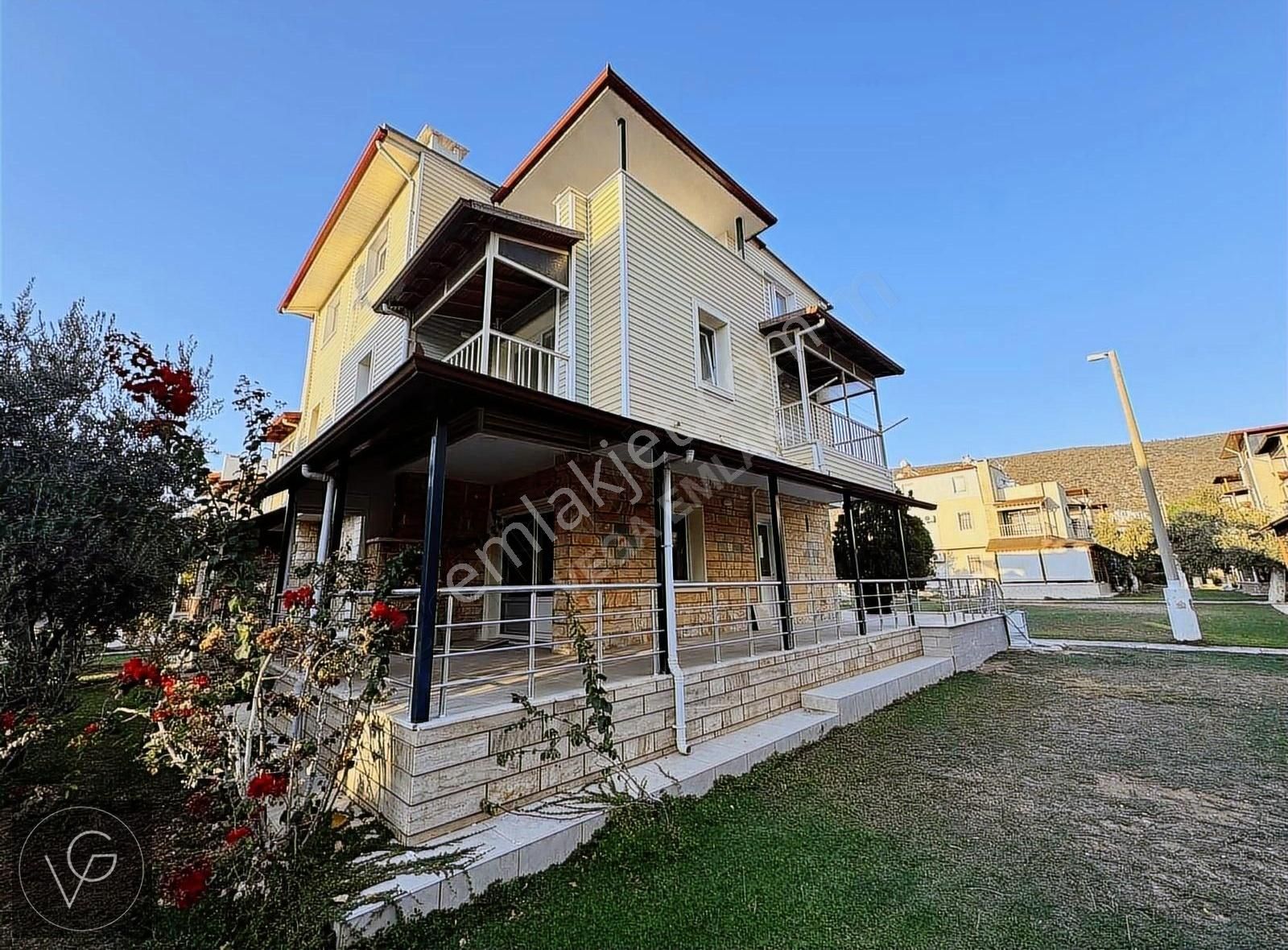 Didim Akbük Merkezde Denize 50m Müstakil 5+1 Villa - Görsel 9