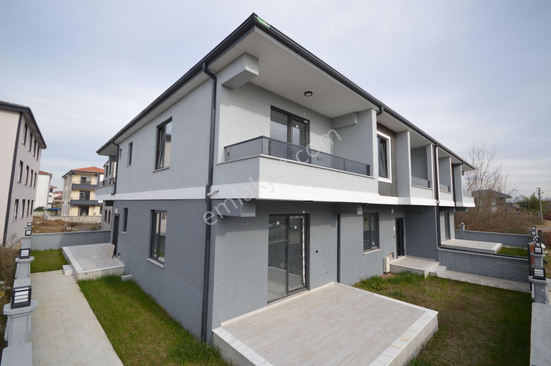 Karasu Yalı Satılık Villa 