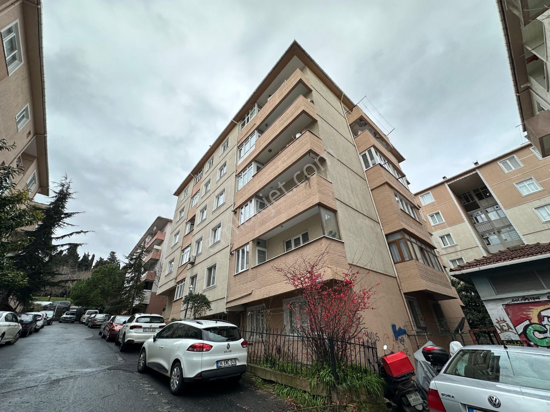 Küçükçekmece Halkalı Merkez Satılık Daire Küçükçekmece Halkalı Merkez Mah. Koru Sitesi 3+1 Satılık Daire