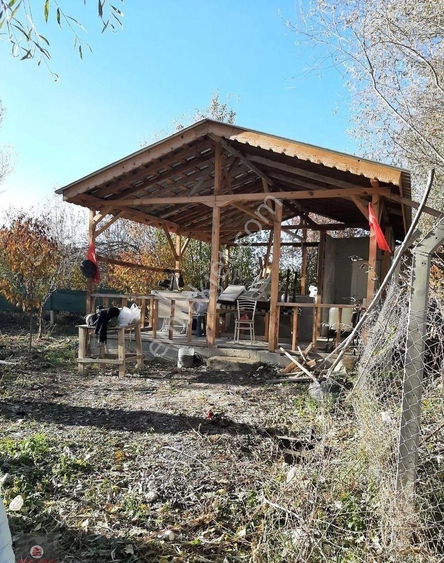 Mamak Kutludüğün Satılık Bağ & Bahçe Su Kenarı Satılık Bağ Evi Ve Arsası Seçilmiş Gayrimenkul'de