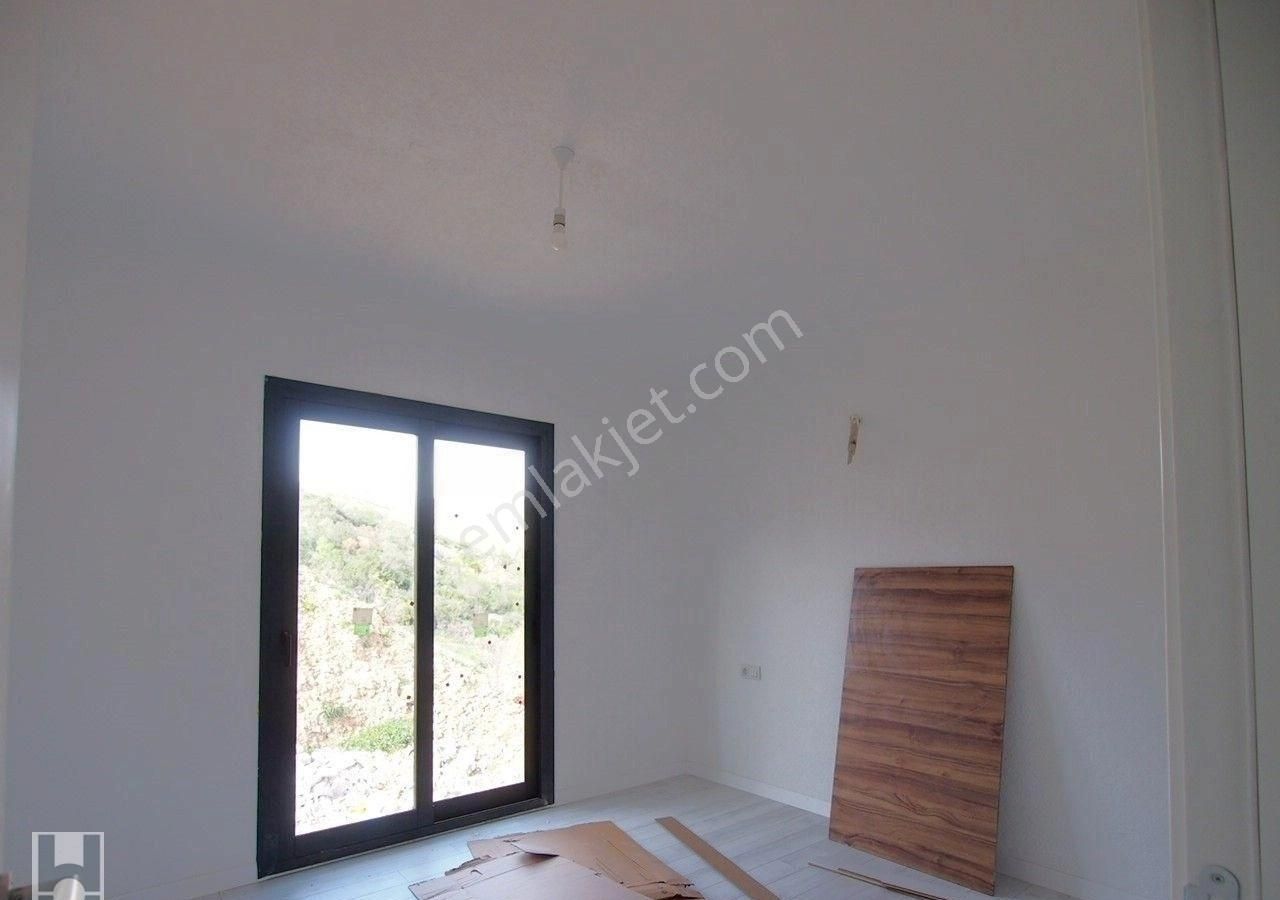 Bodrum'da Satılık Müstakil Yeni Ev Tek Katlı Büyük Bahçeli villa Özel Olarak Tasarlanmış Yeni Yapım - Görsel 13