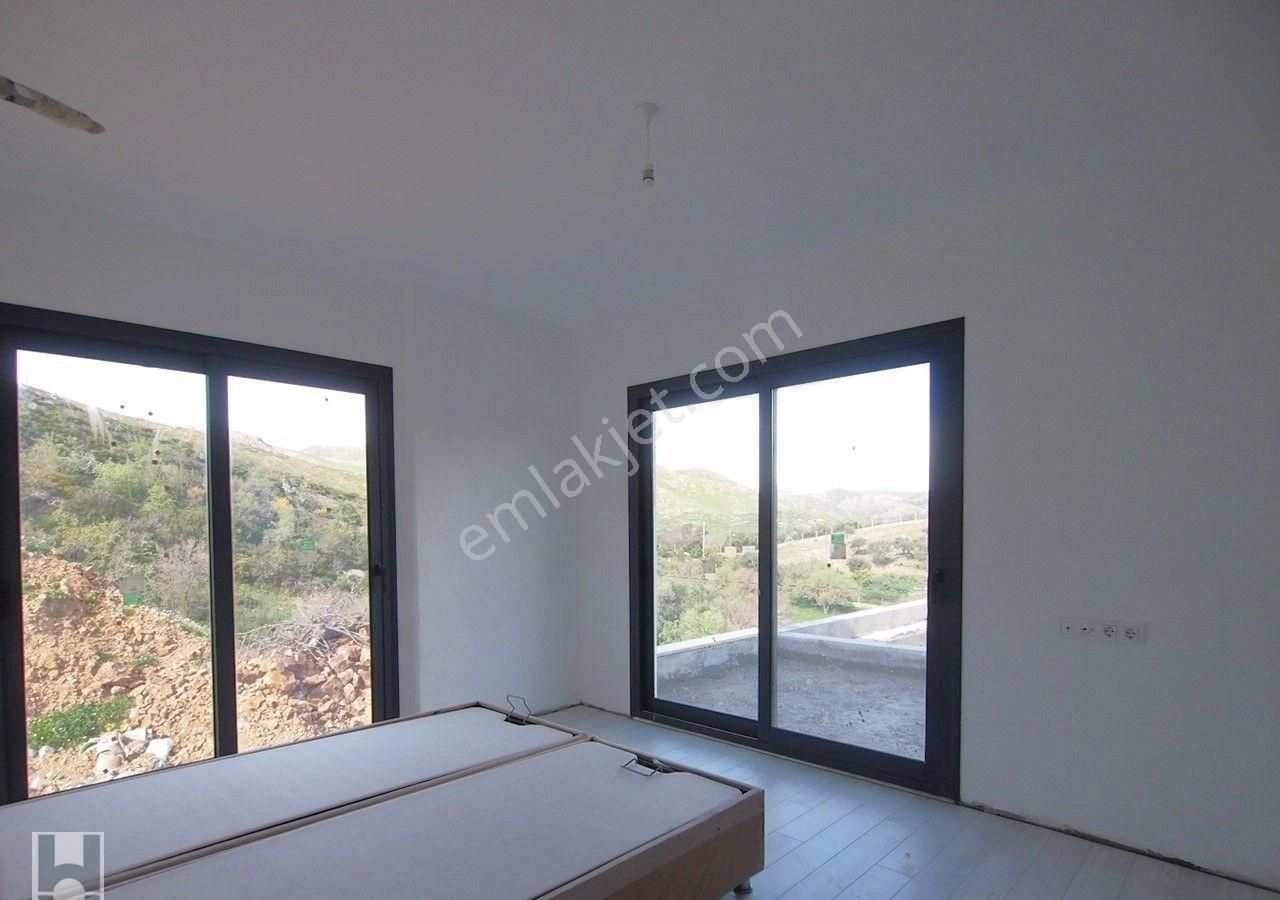 Bodrum'da Satılık Müstakil Yeni Ev Tek Katlı Büyük Bahçeli Villa Özel Olarak Tasarlanmış Yeni Yapım - Görsel 16
