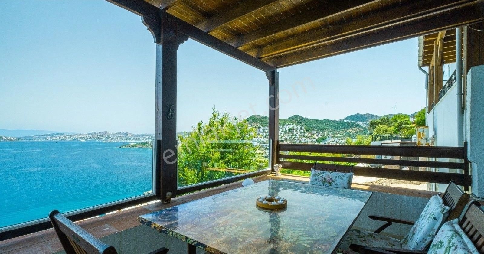 Muğla Bodrum Satılık Villa Denize Yakın Sitede Villa Yabancıdan Uygun Ev Eşyalı, Ferah Ve Sonsuz Manzaralı Denize 300 Metre