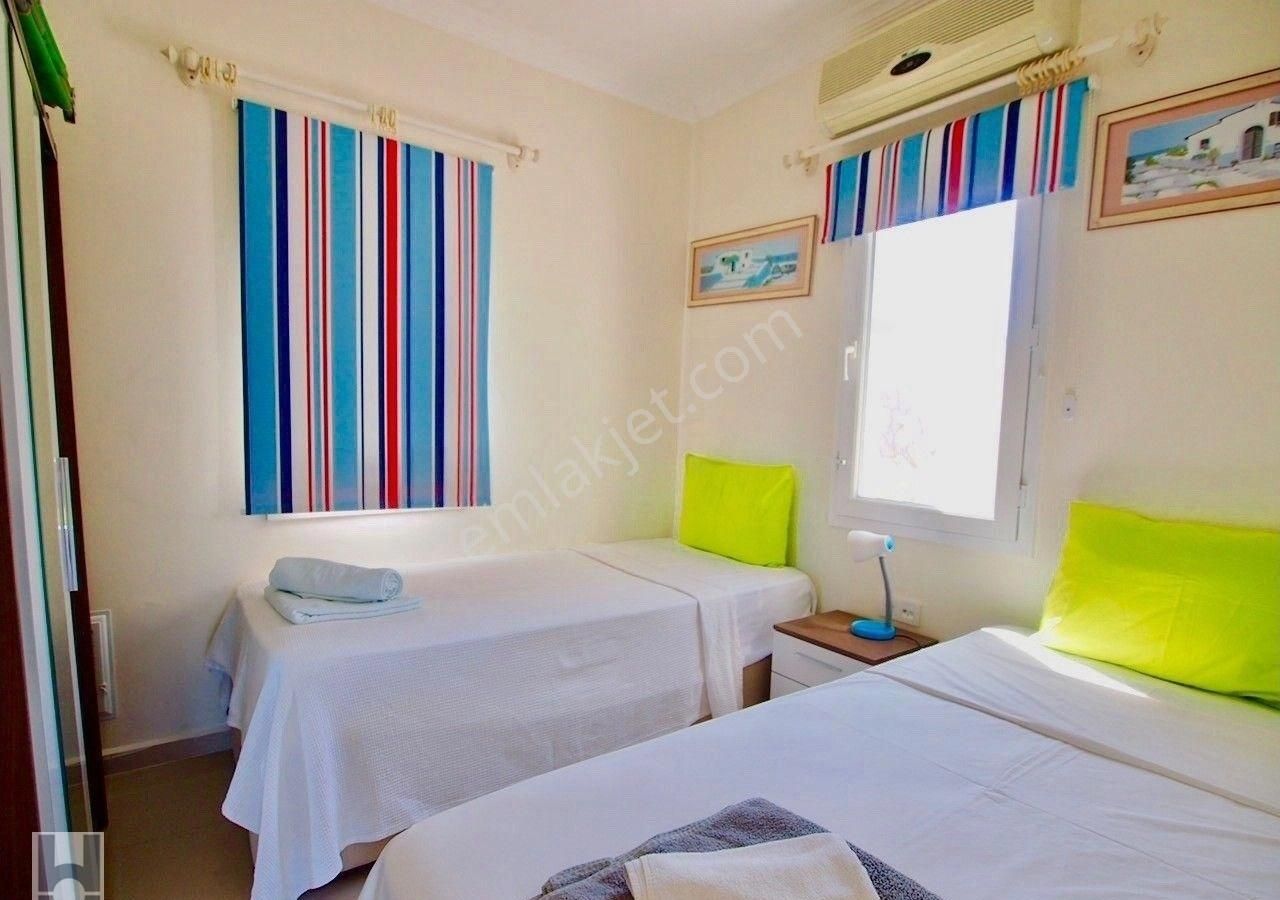 Yalıkavak Merkezde Satılık Daire Yabancıdan Eşyalı Uygun Ev Her Yere Düz Ayak Yakın Kaçmaz Konumda - Görsel 16