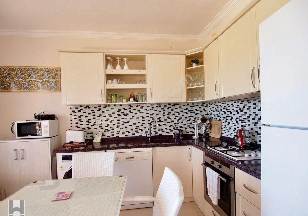 Yalıkavak Merkezde Satılık Daire Yabancıdan Eşyalı Uygun Ev Her Yere Düz Ayak Yakın Kaçmaz Konumda - Görsel 6