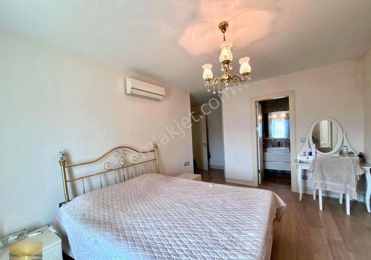 Müstakil Büyük Bahçeli Lüks Taş Ev Özel Havuzlu Denize 300 Metre Bulunmaz Fırsat Lüks Villa - Görsel 18