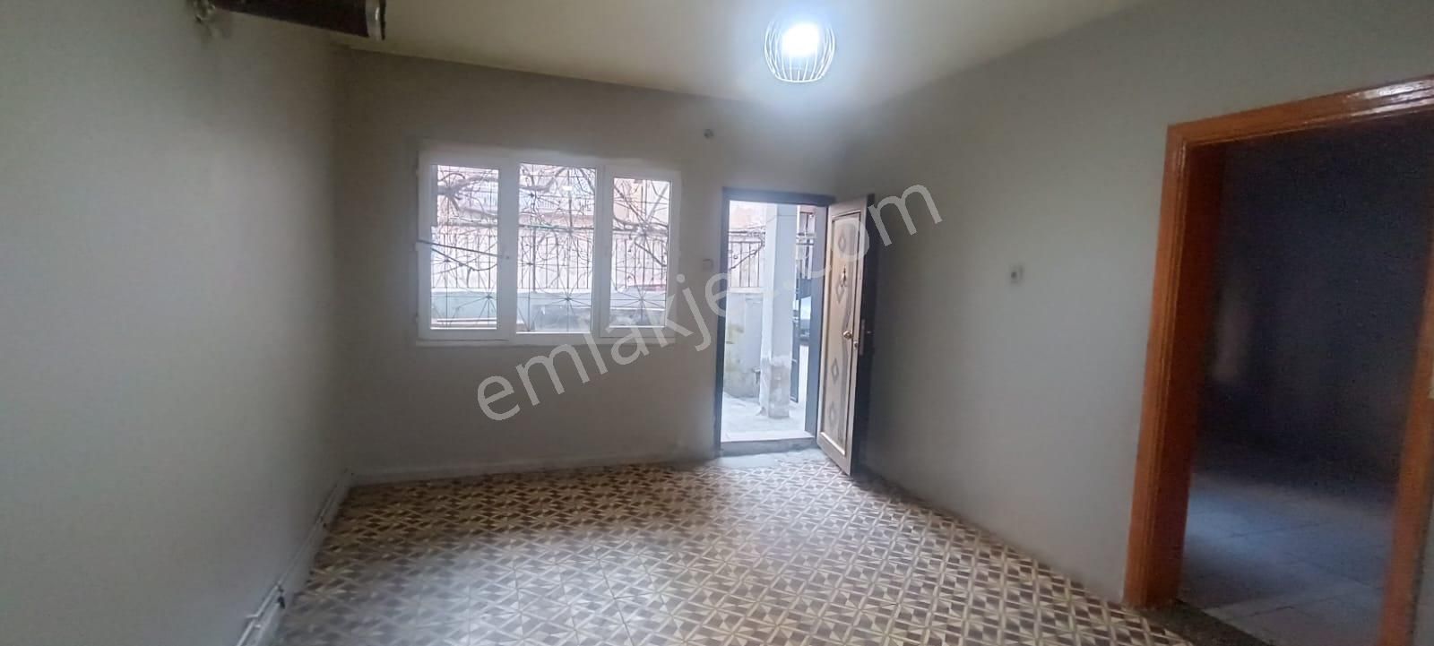 Karabağlar Karabağlar Kiralık Daire Karabağlar Selvili Mah. Eserkent Merkezde 2+1 95 M2 Kiralık Ev