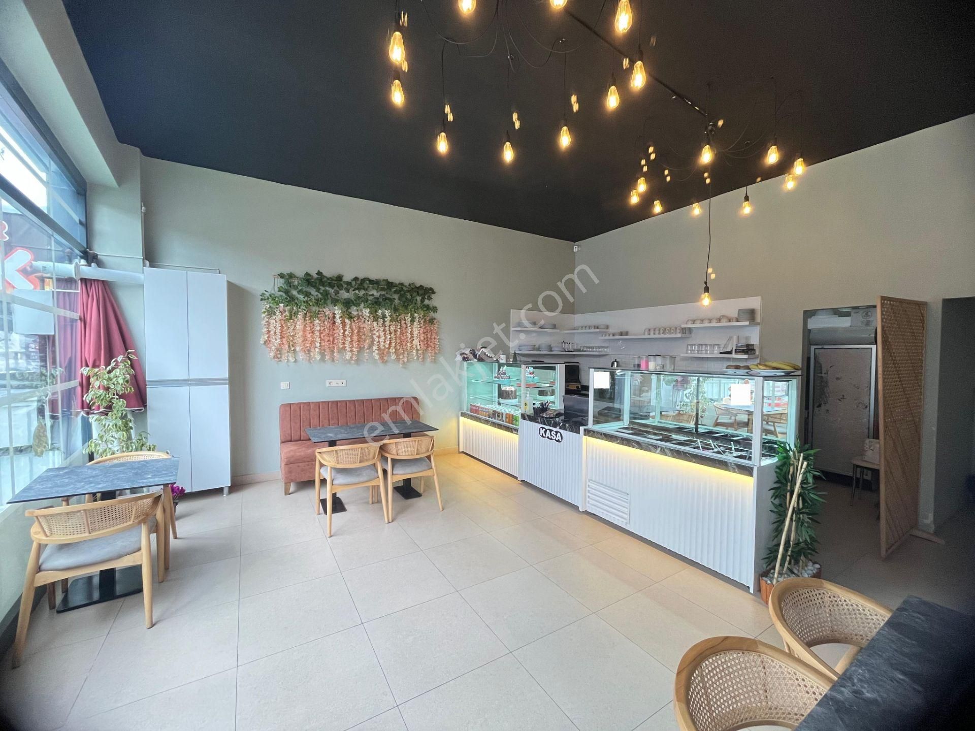 Bağlıca Devren Kiralık Pasta Ve Waffle Dükkanı