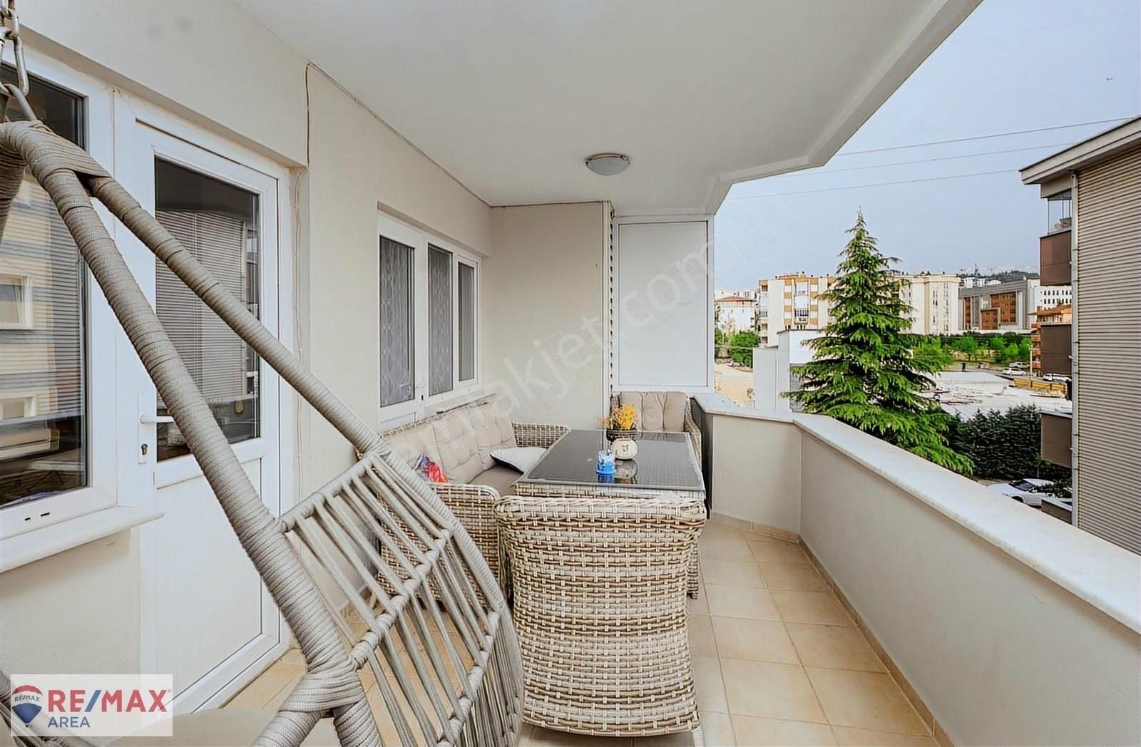 Nilüfer Beşevler Satılık Daire Remax Area Dan Beşevler De Satılık Ara Kat Site İçi 4+1 Daire