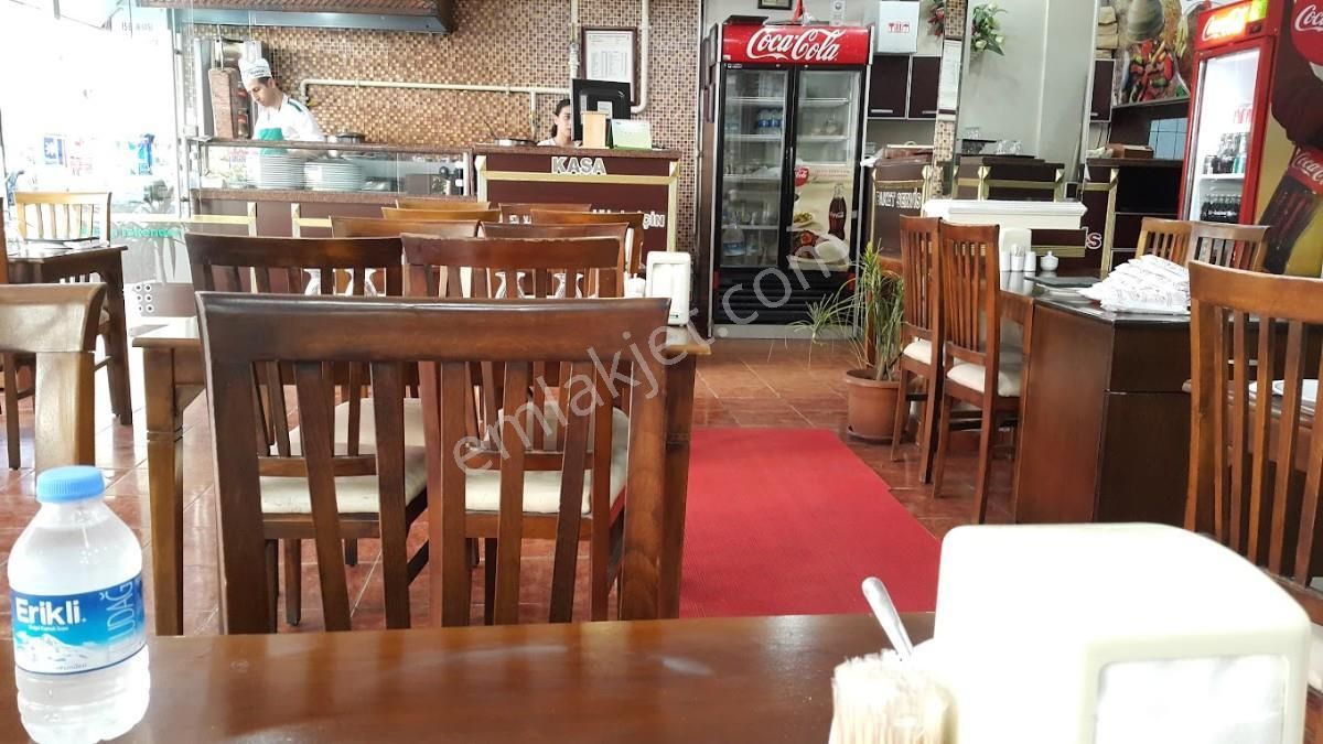 Bakırköy Ülkü Sokakta Eski İskender Kebapçı Dükkanı - Görsel 4