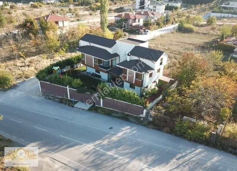 Kütahya Merkez Mehmet Akif Ersoy Satılık Villa Emlak Centerden Çamlıcanın En Güzel Konumunda Satılık Villa