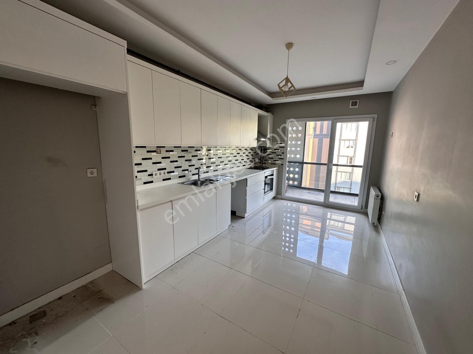 4,5+1 Daire Butik Site İçerisinde
