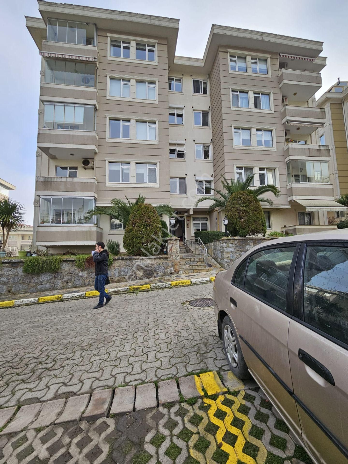 Üsküdar Bahçelievler Satılık Daire Remax Anı 'dan Doktorlar Sitesi 'nde 3+1 Satılık Daire