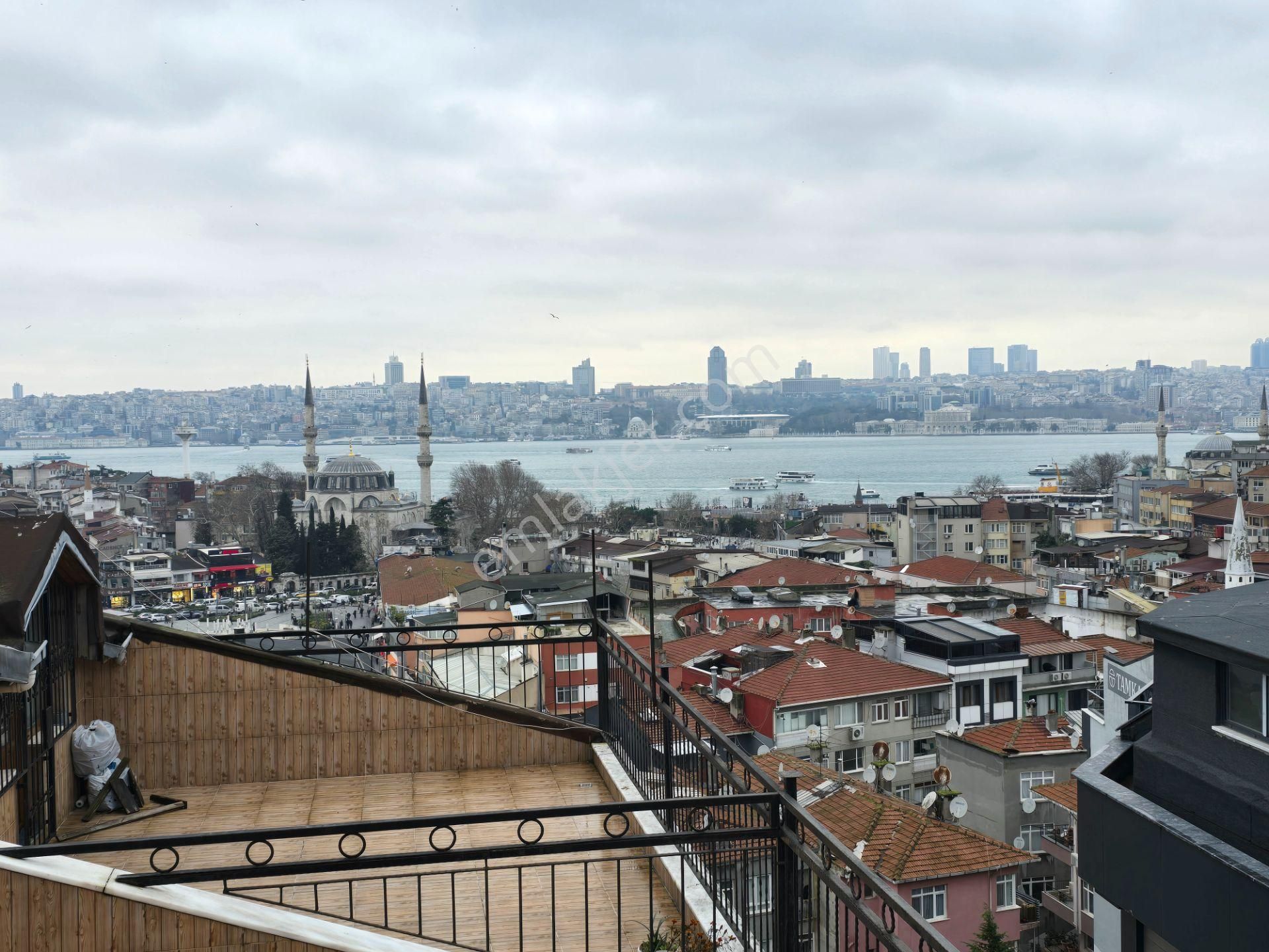 Üsküdar Mimar Sinan Satılık Daire Deluxe 26 ' Dan Sıfır Binada Deniz Manzaralı Teraslı 2+2 120 M2 Dublex